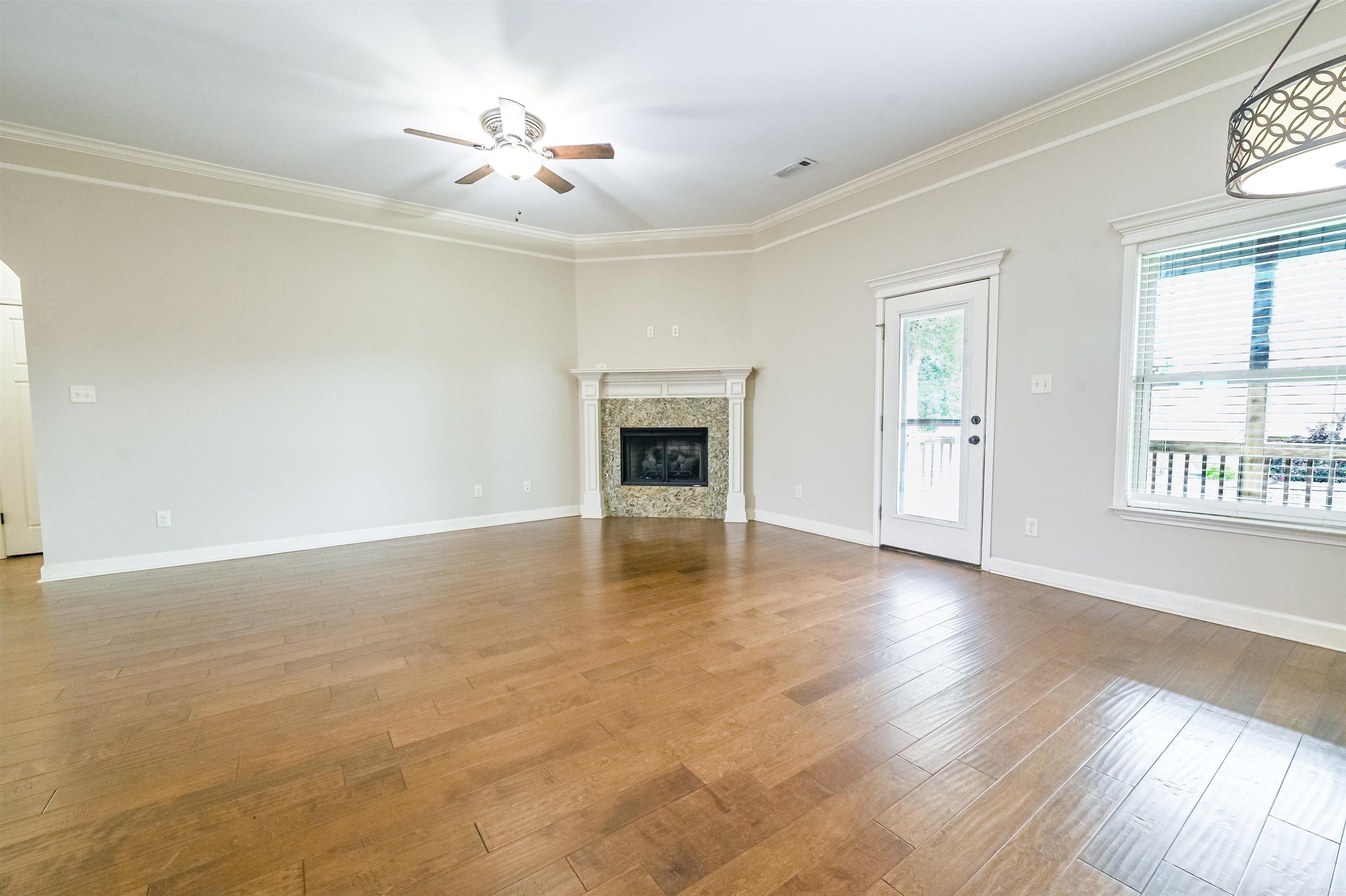 OAK GLENN - Residential