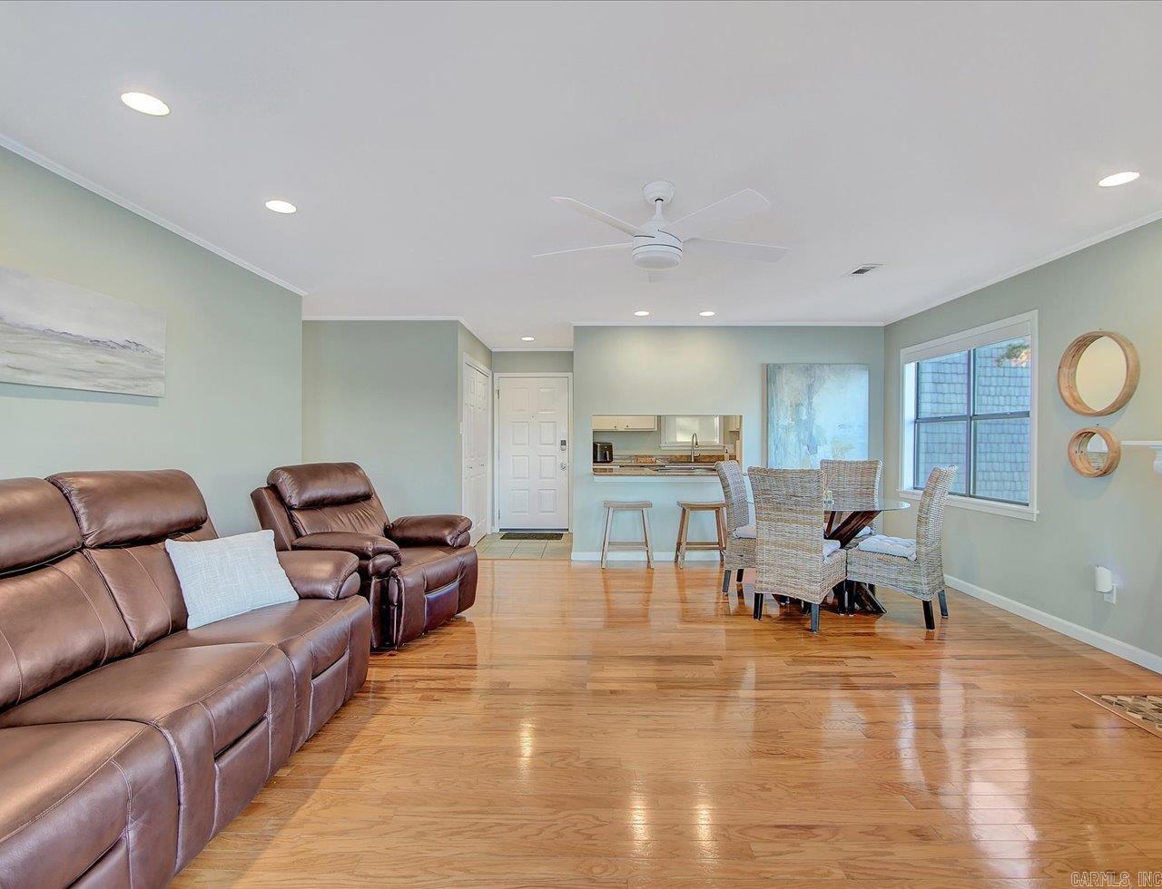 MOORINGS HPR - Residential