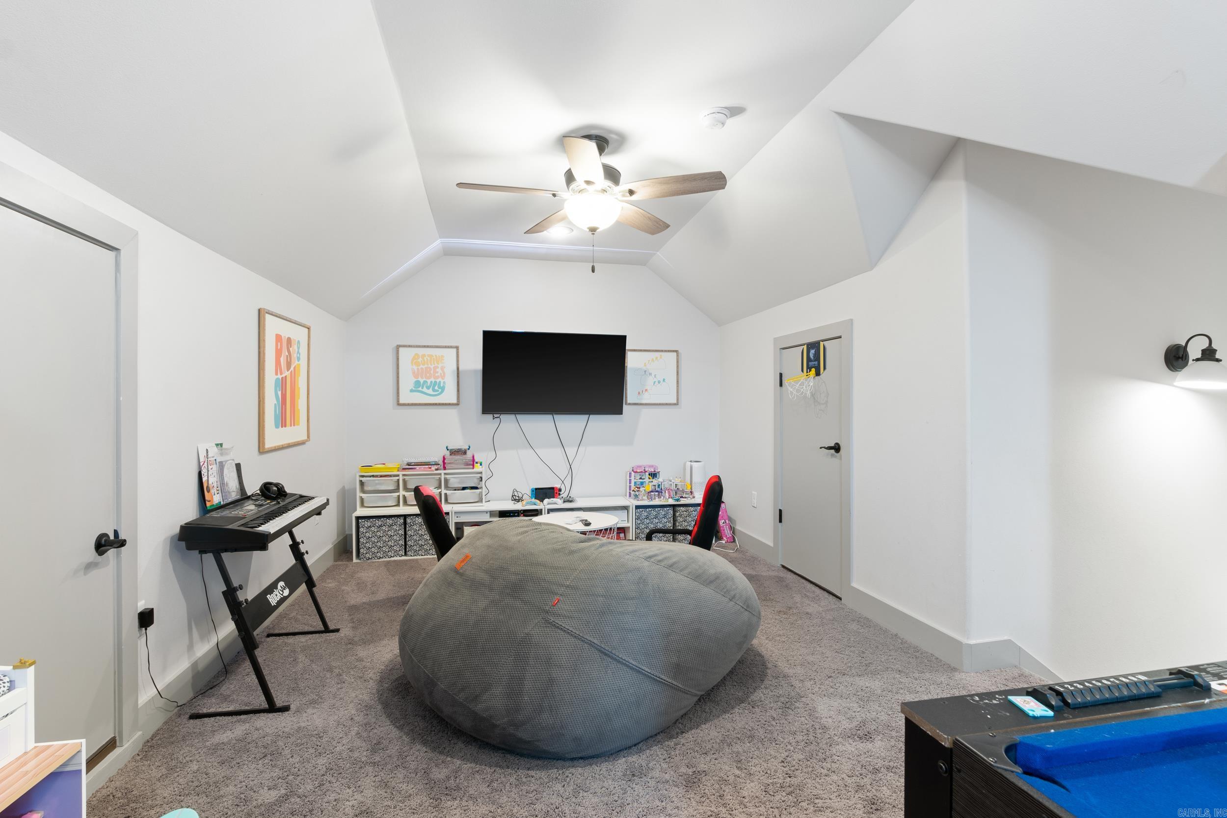 SALEM WOODS - Residential