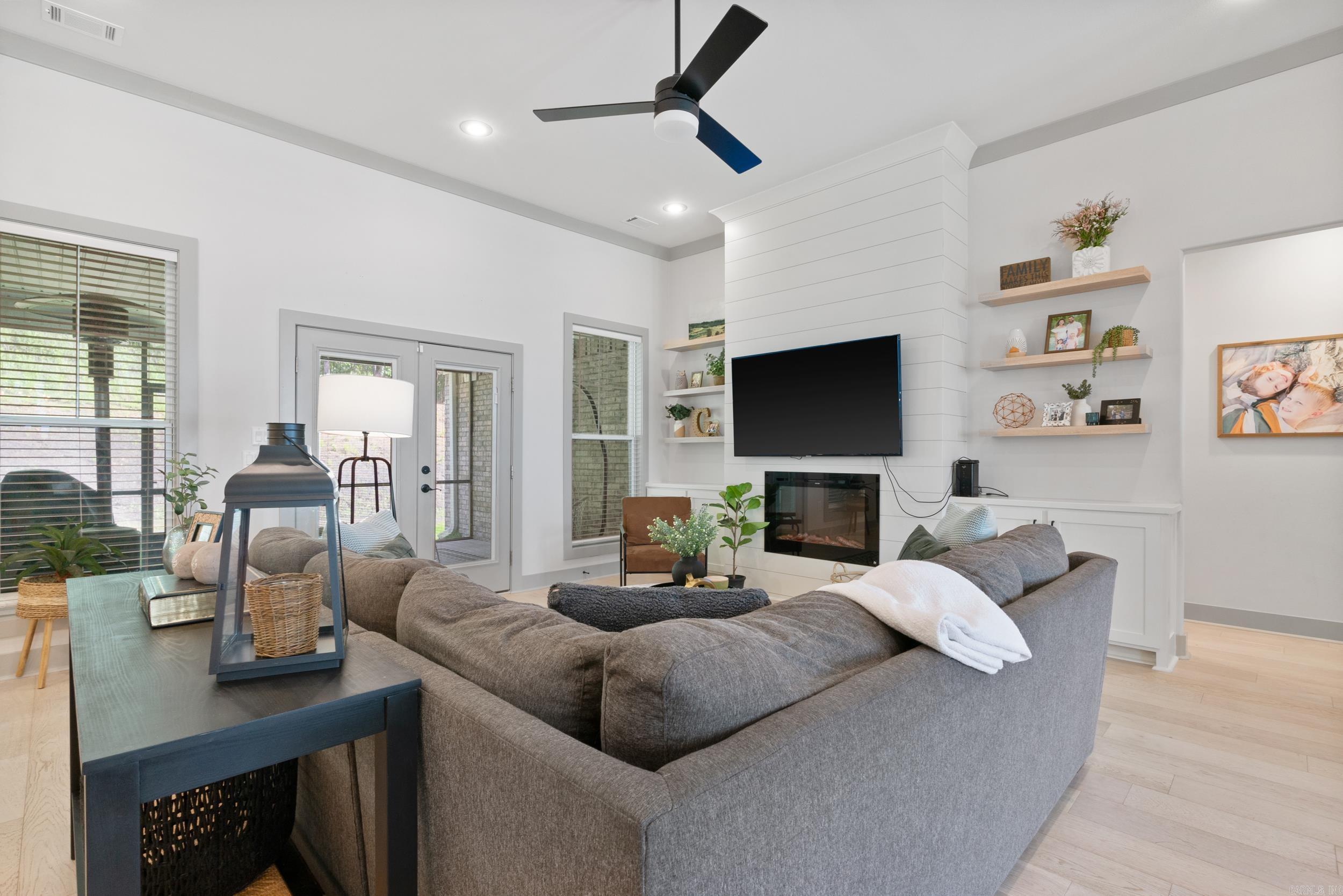 SALEM WOODS - Residential