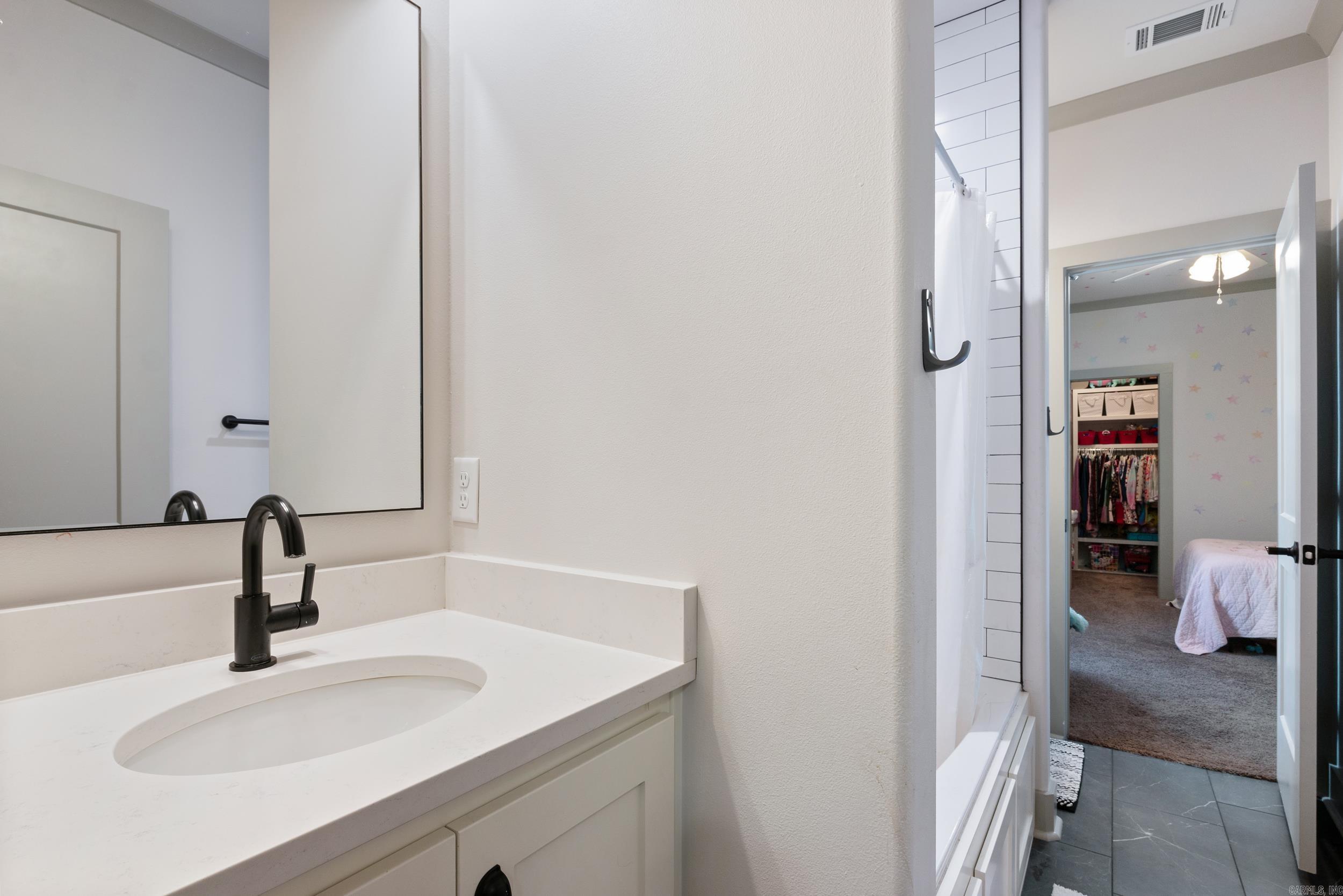 SALEM WOODS - Residential