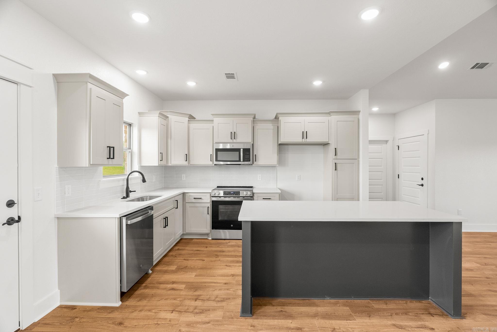 SUMMERLYN SUBDIVISION - Residential