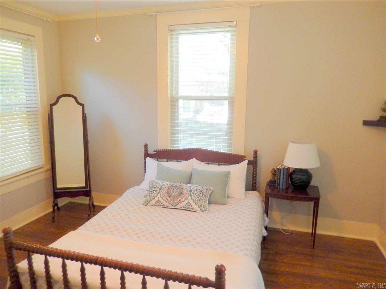 HOLLYWOOD - Residential