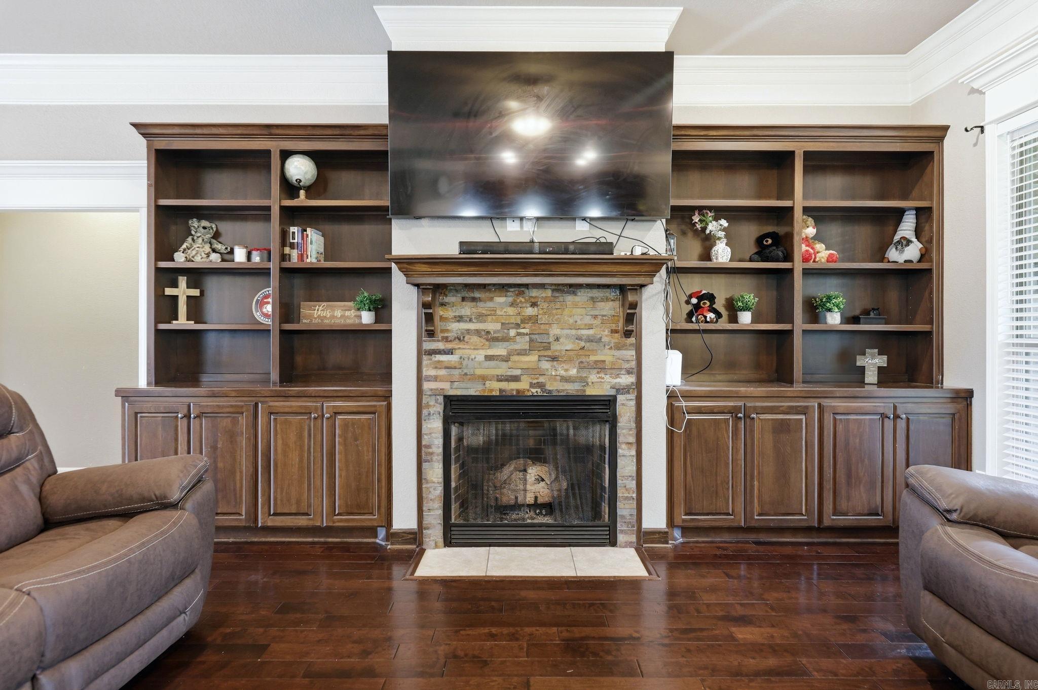FOREST OAKS - Residential