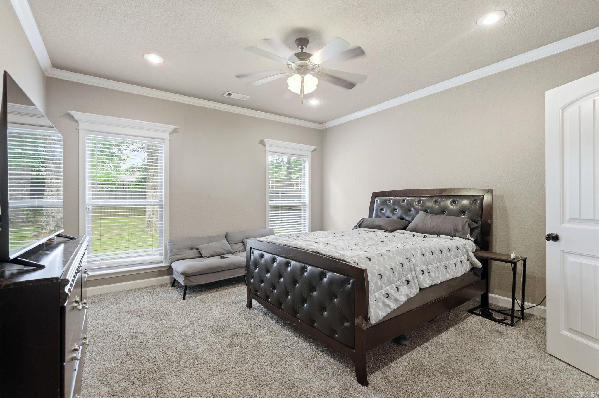 FOREST OAKS - Residential