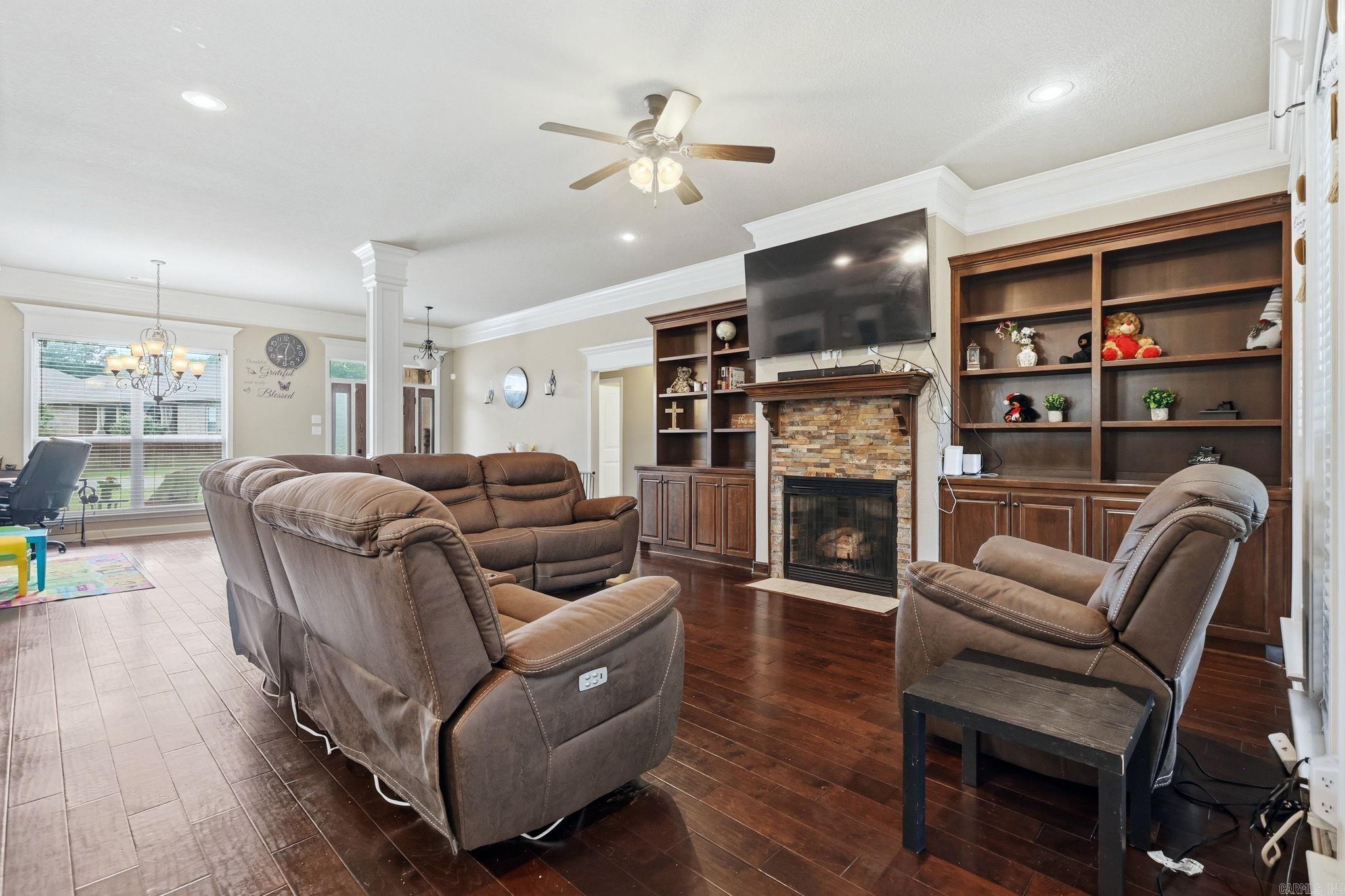 FOREST OAKS - Residential