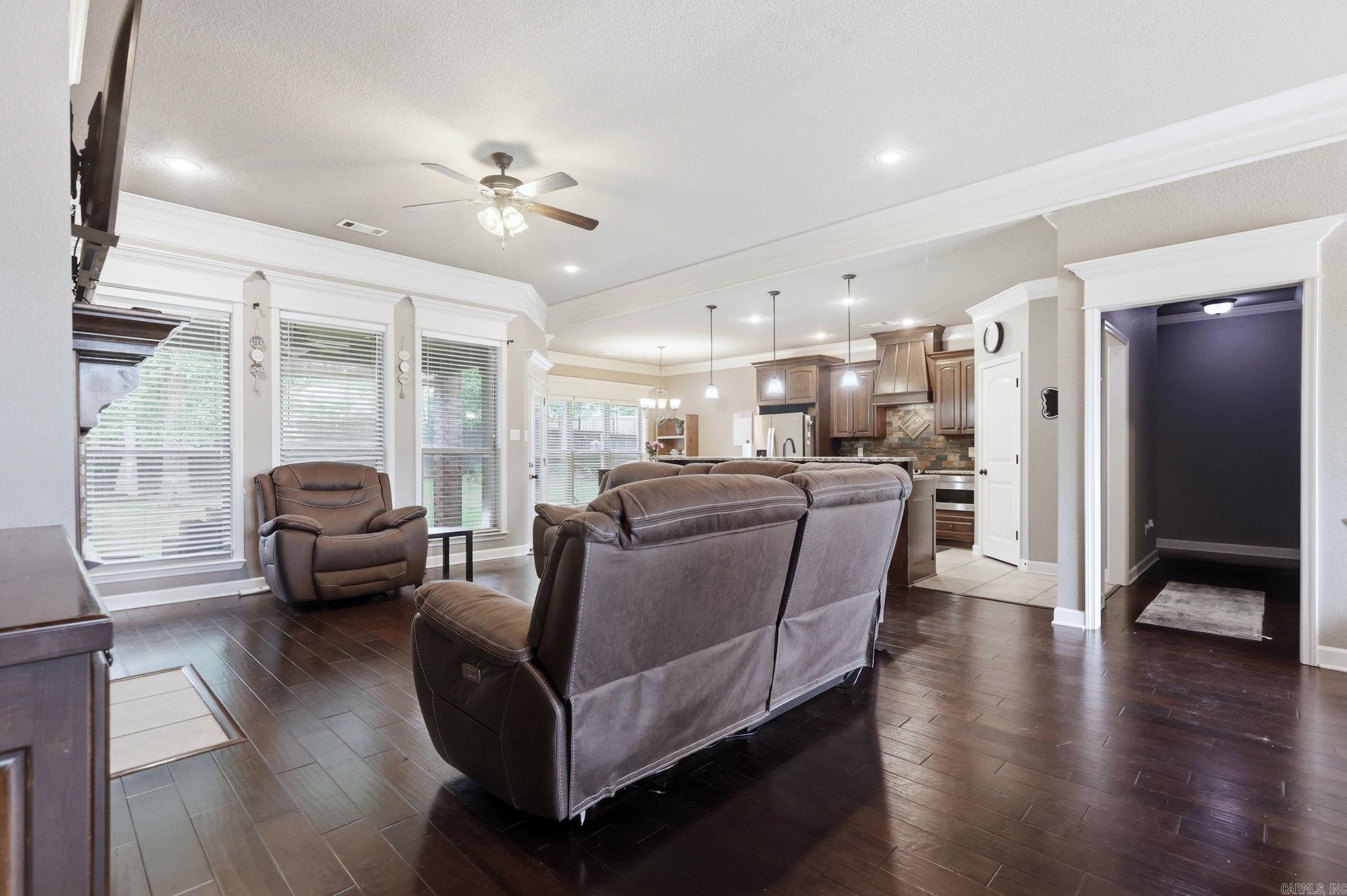 FOREST OAKS - Residential
