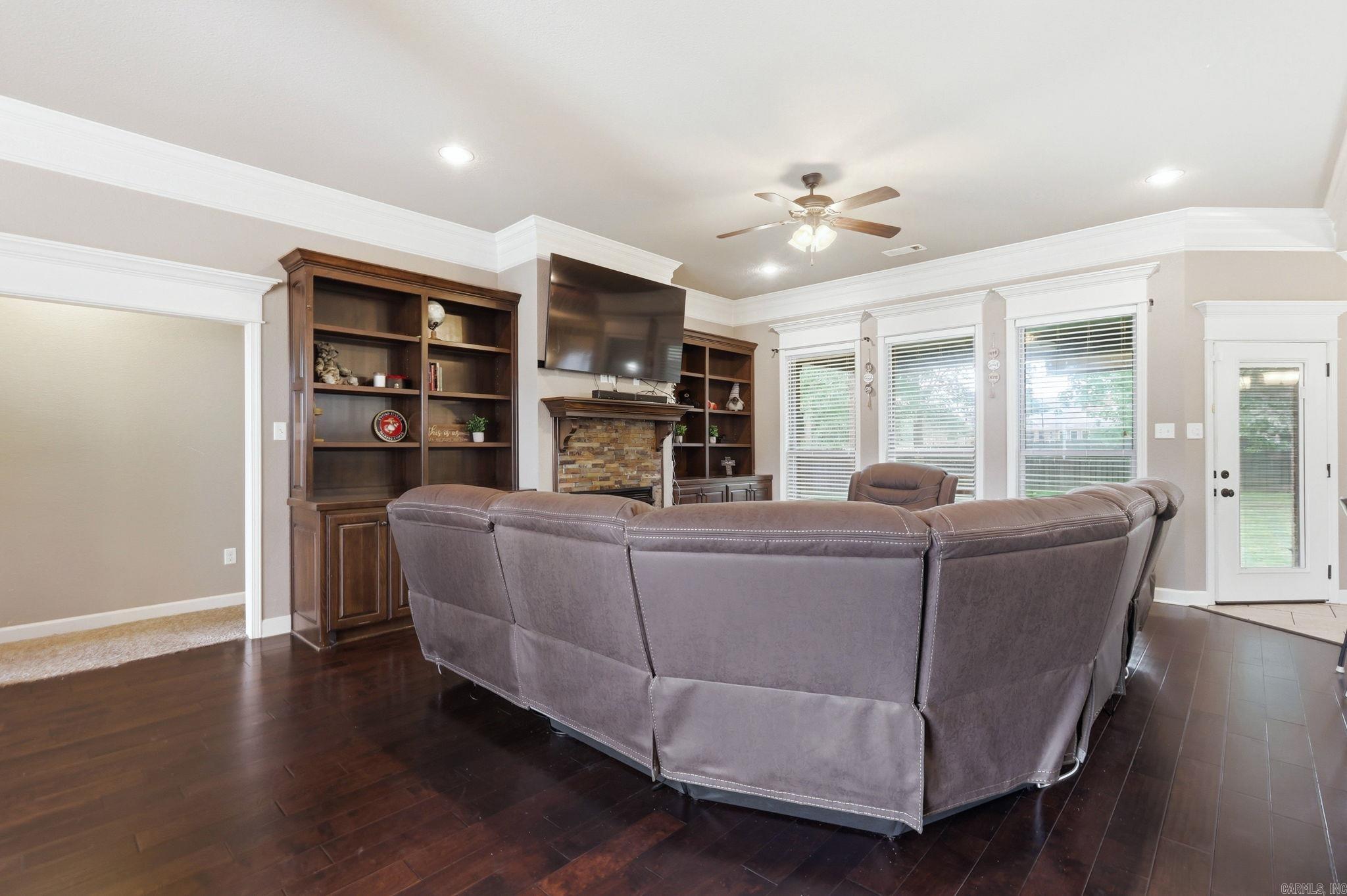 FOREST OAKS - Residential