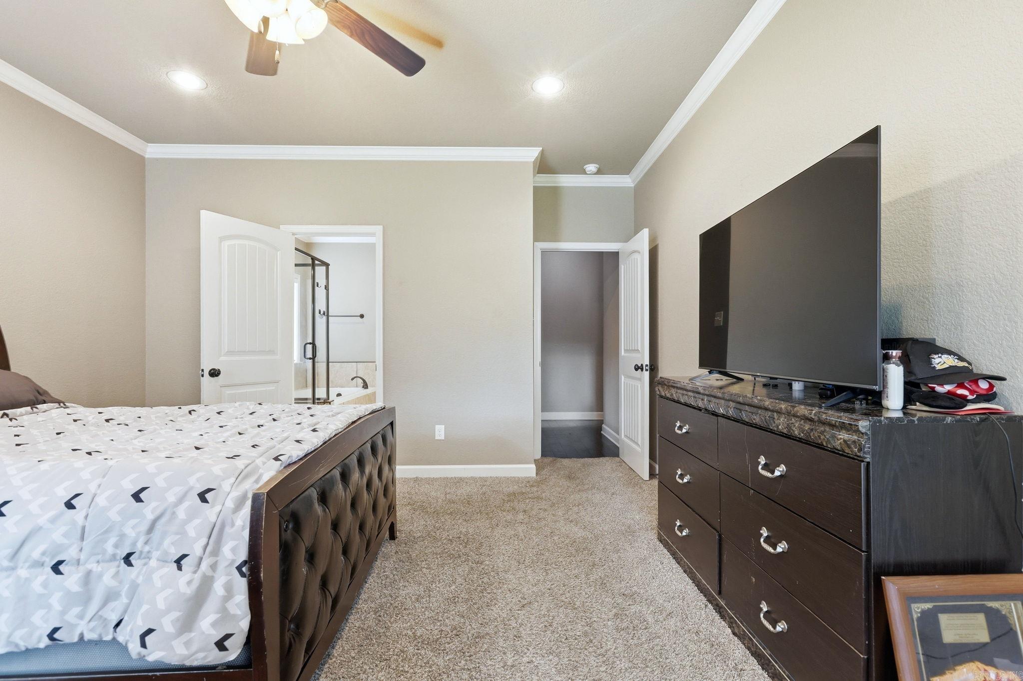 FOREST OAKS - Residential