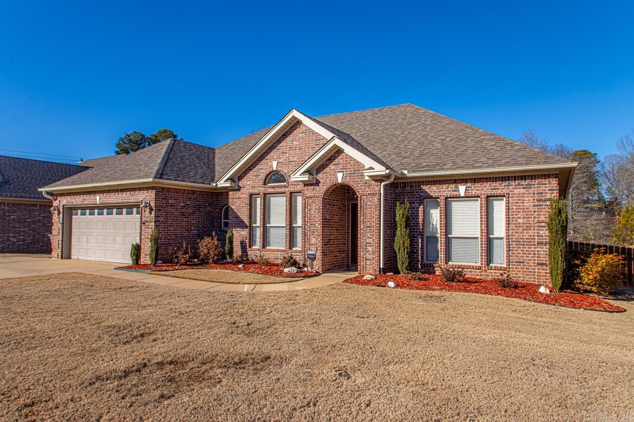 MAGNOLIA VILLAGE - Residential