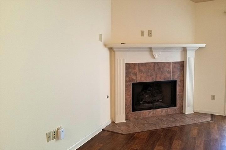 COUNTRY CLUB OF ARK THE - Residential Lease