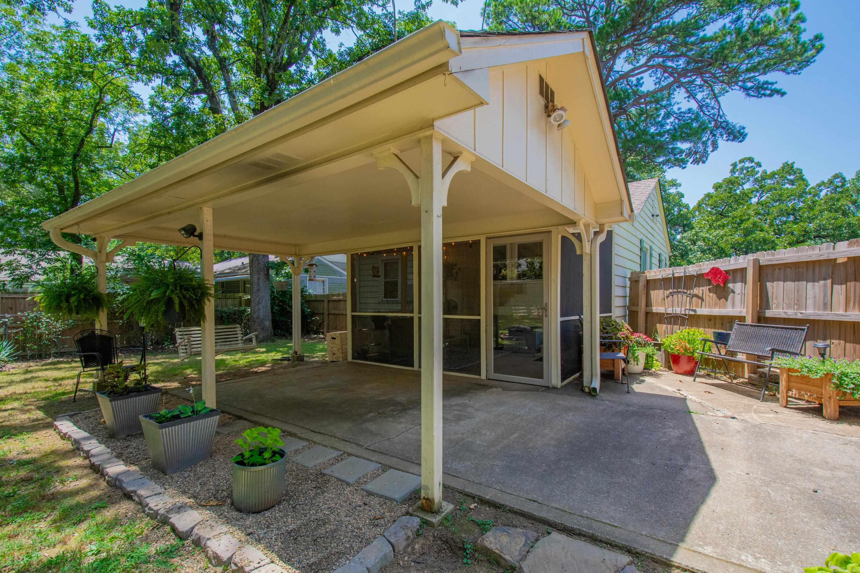 LINCOLN PARK - Residential