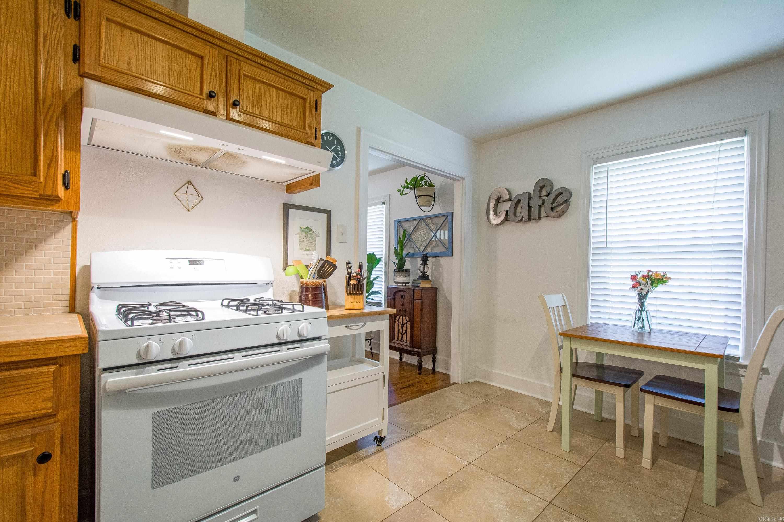 LINCOLN PARK - Residential