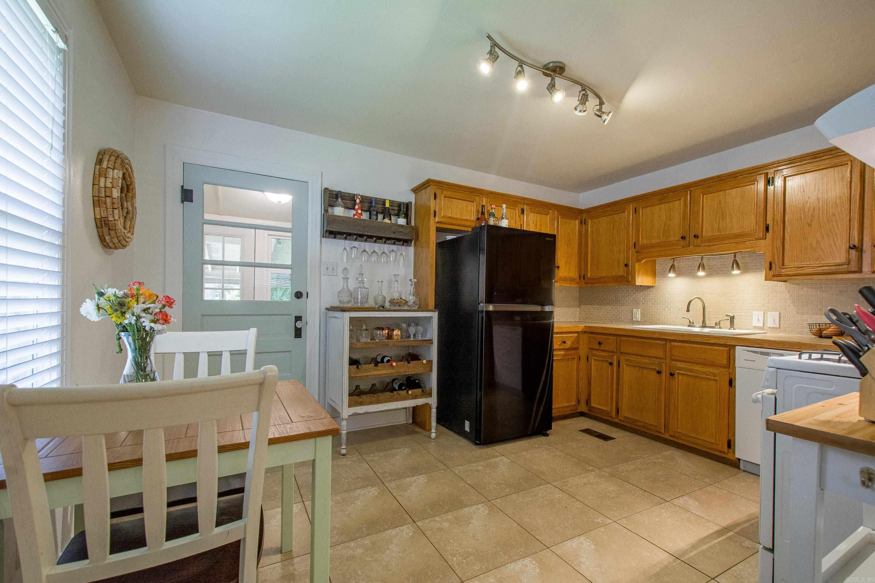 LINCOLN PARK - Residential