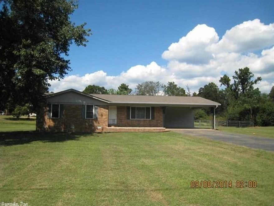 CLOSE TO LAKESIDE SCHOOL BUT IN THE COUNTY. THIS 3/2 SITS ON JUST UNDER AN ACRE (.82) WITH BRICK EXTERIOR, NEW HEAT & AIR 2012, NEW ROOF 2010, NEW WINDOWS & SLIDERS 2010, FENCED BACK YARD AND SHOP IN THE BACK YARD WITH POWER. THE HOME HAS A SUNKEN DEN WITH FIREPLACE,SOME UPDATED KITCHEN APPLIANCES. RURAL DEVELOPMENT LOAN POSSIBLITIES. MOTIVATED SELLER