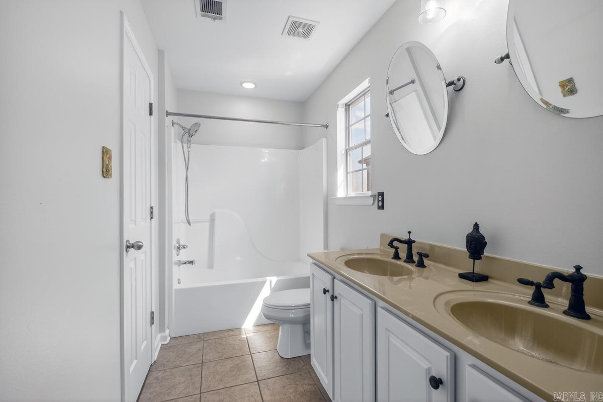 Greenwood Acres Blvd - Residential