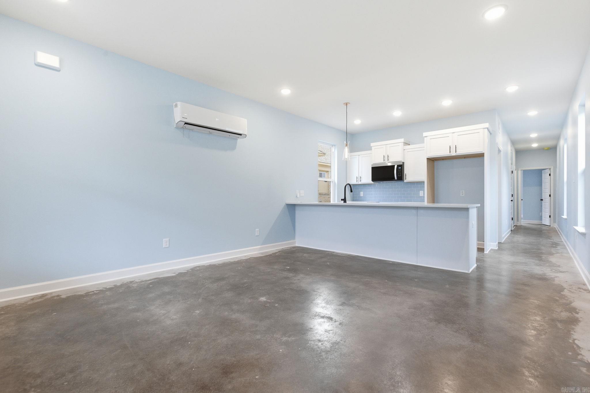 HANGER - Residential