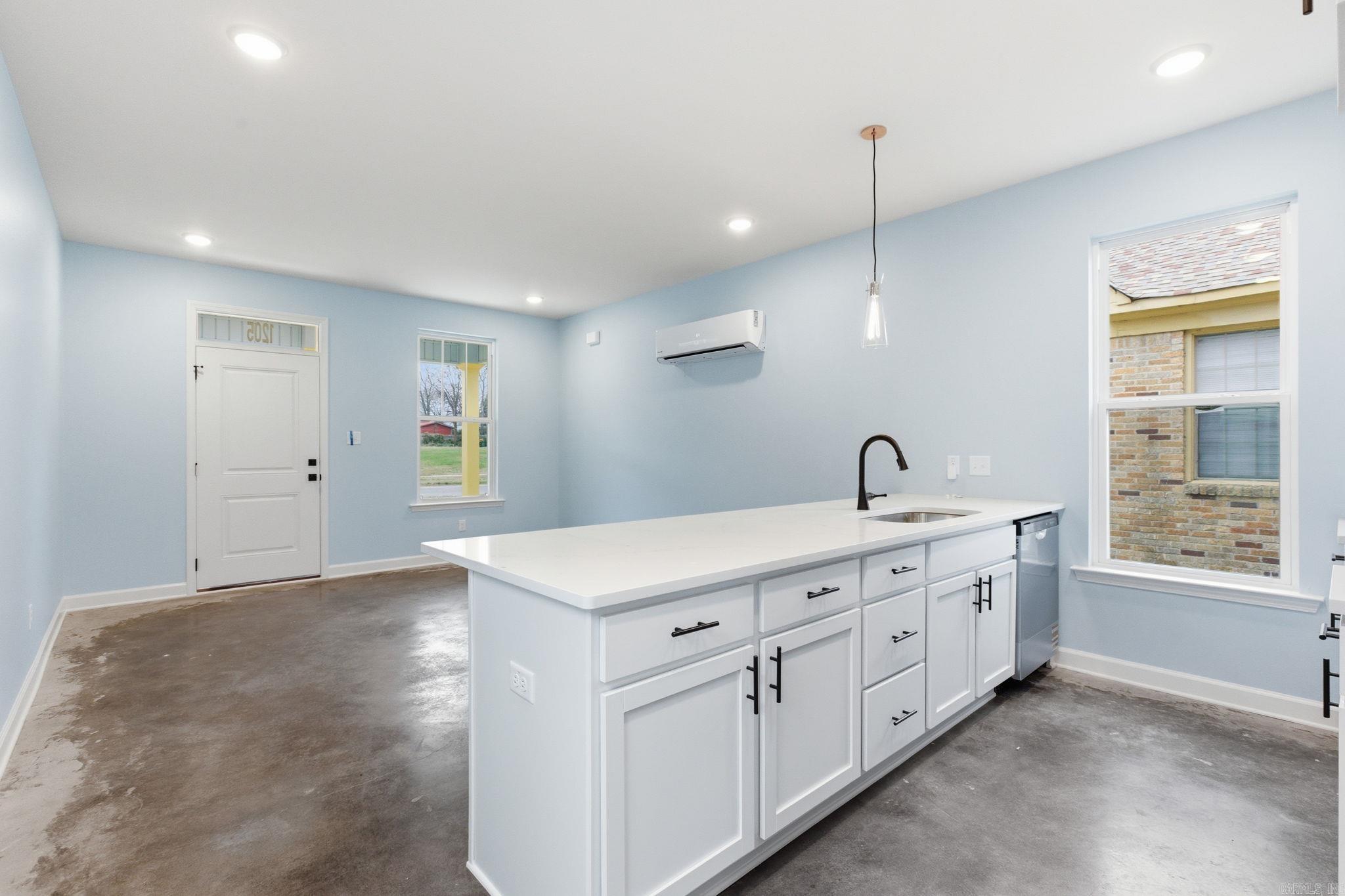 HANGER - Residential