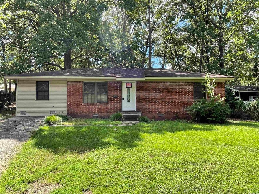 Great Re-hab Opportunity!!!! property sold "As is" cash only sale, no Sellers disclosure. Agents see remarks.