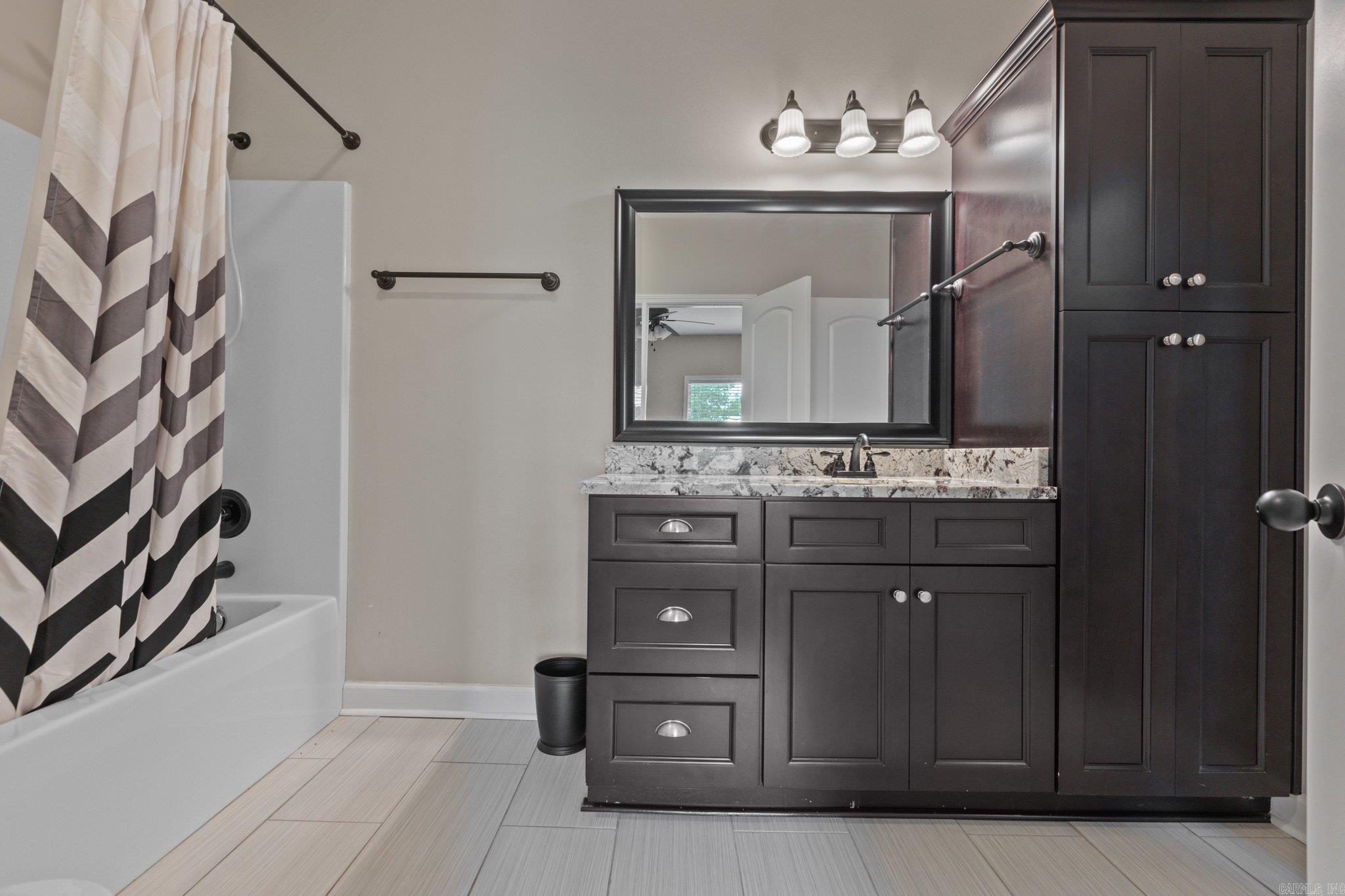 CARRIAGE COURT - Residential