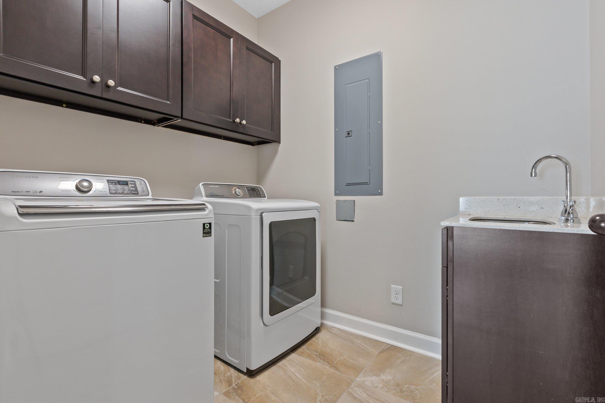 CARRIAGE COURT - Residential