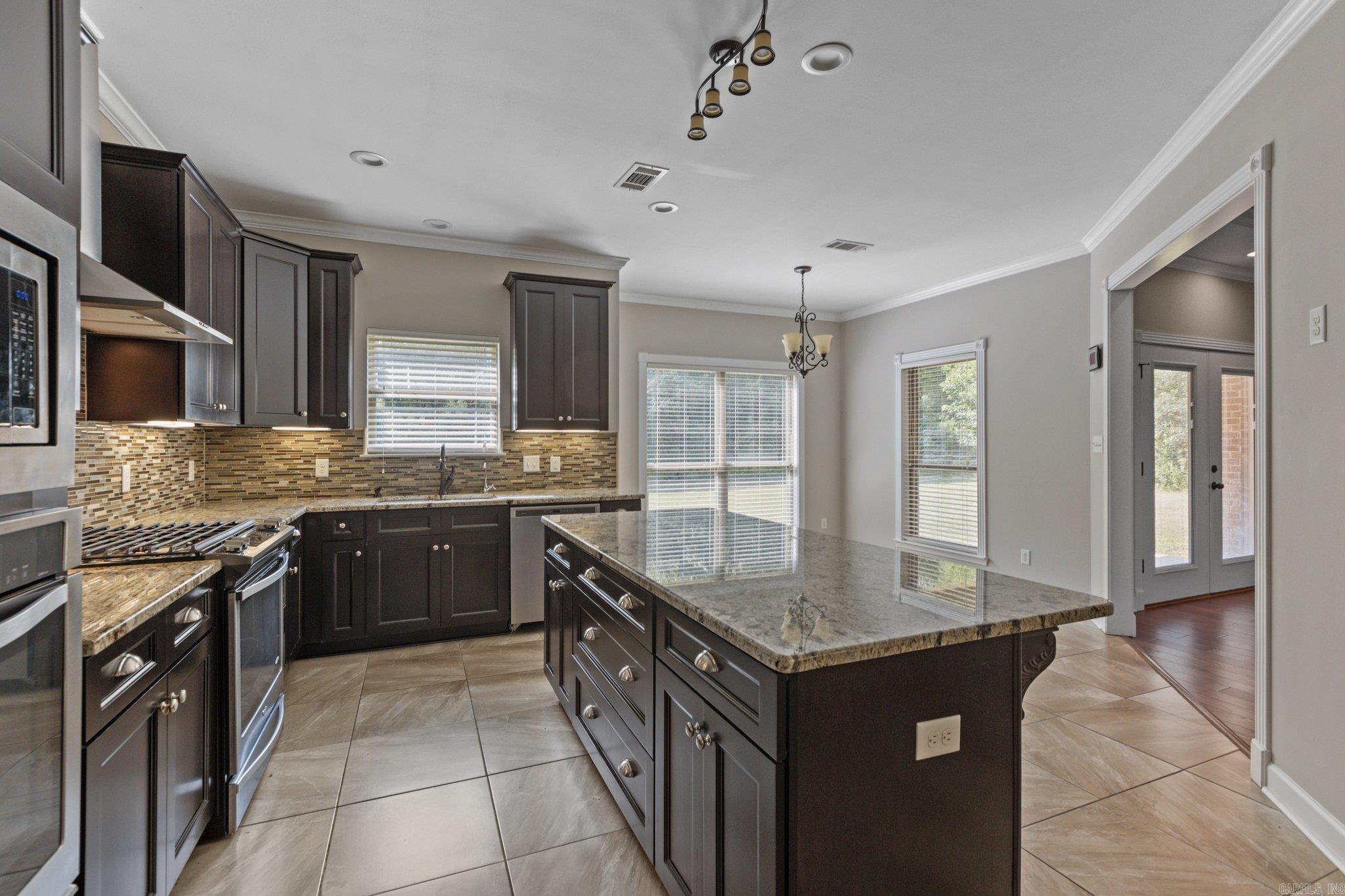 CARRIAGE COURT - Residential