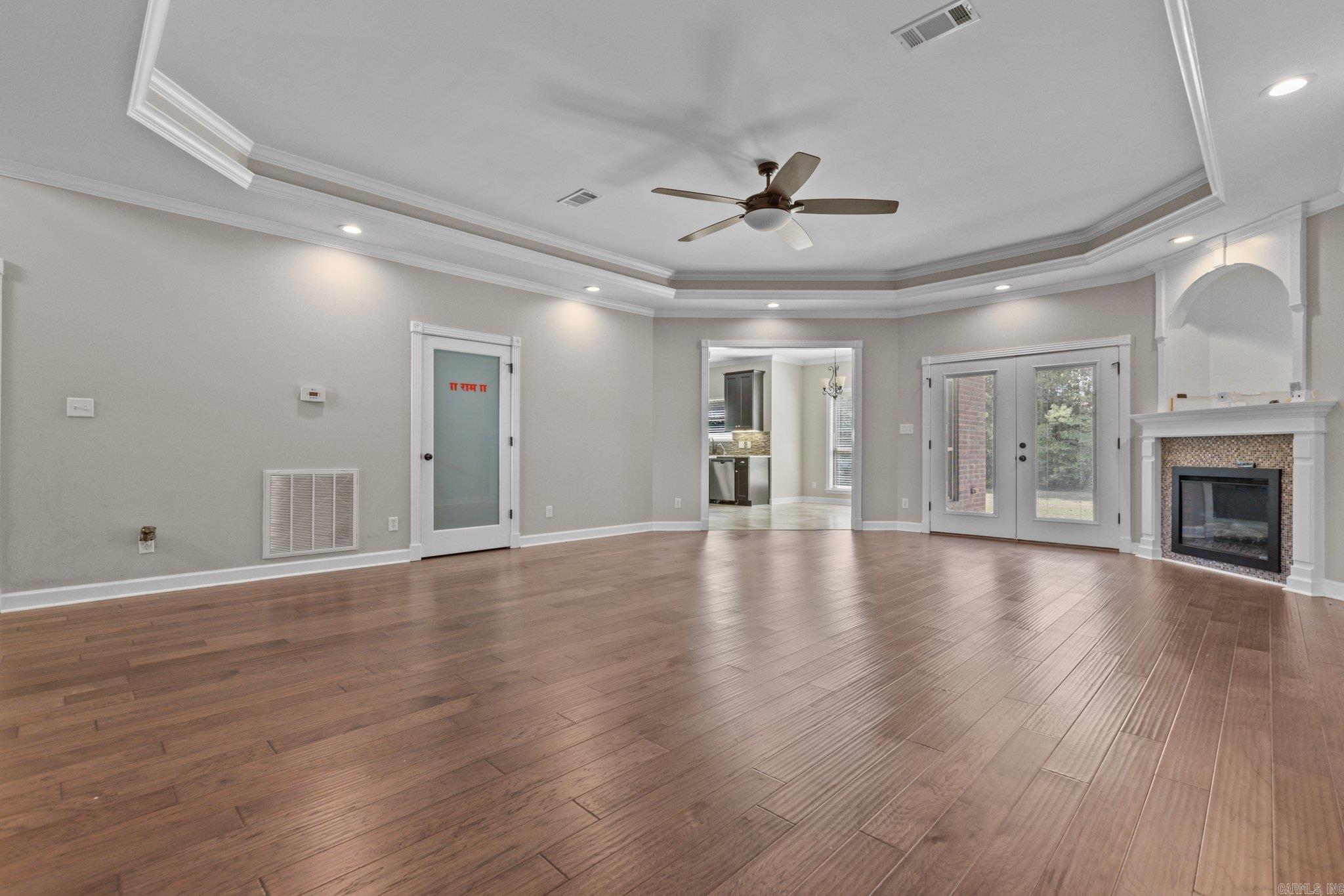 CARRIAGE COURT - Residential