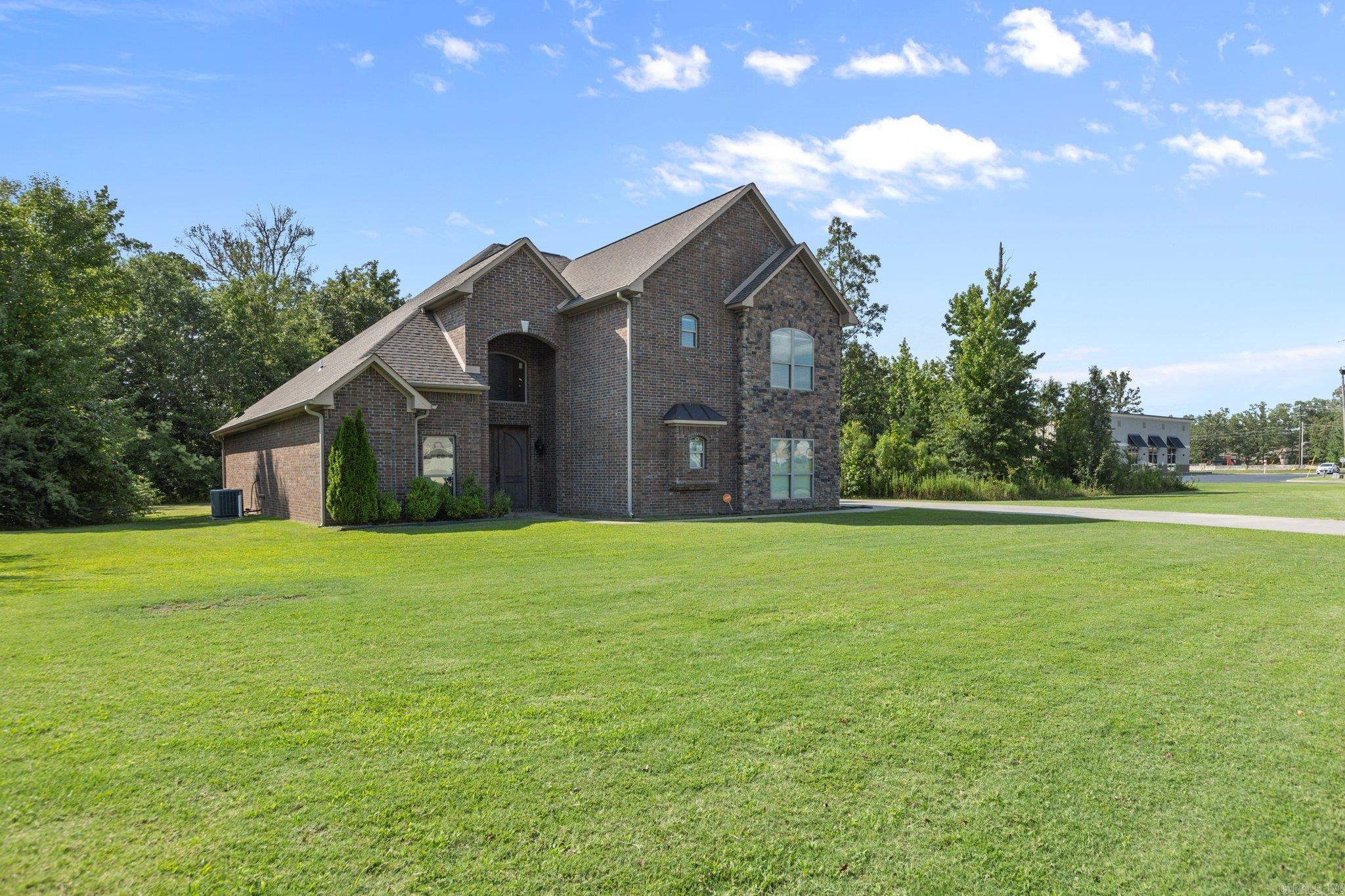 CARRIAGE COURT - Residential