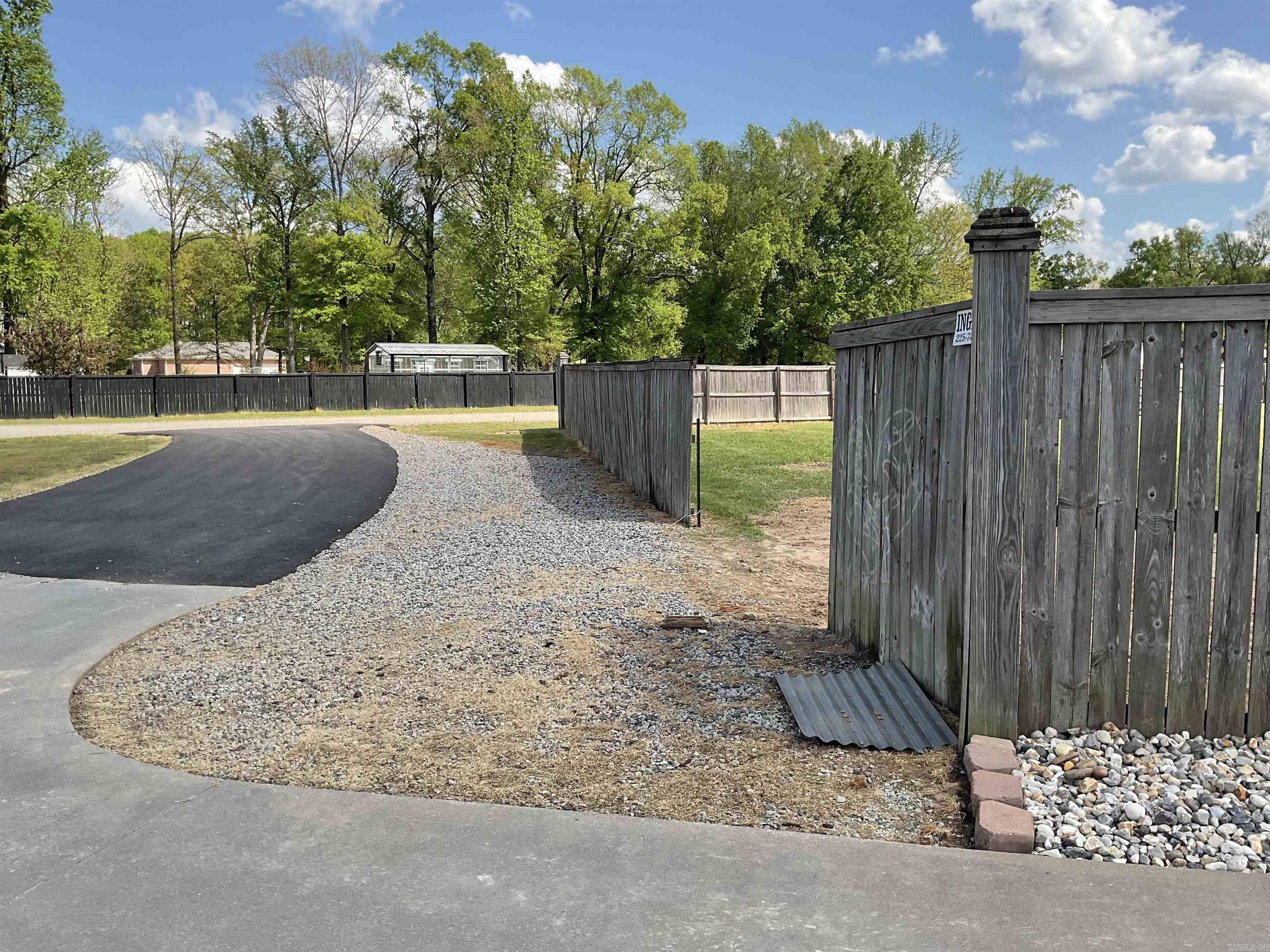 LOUROE LANE S/D - Residential