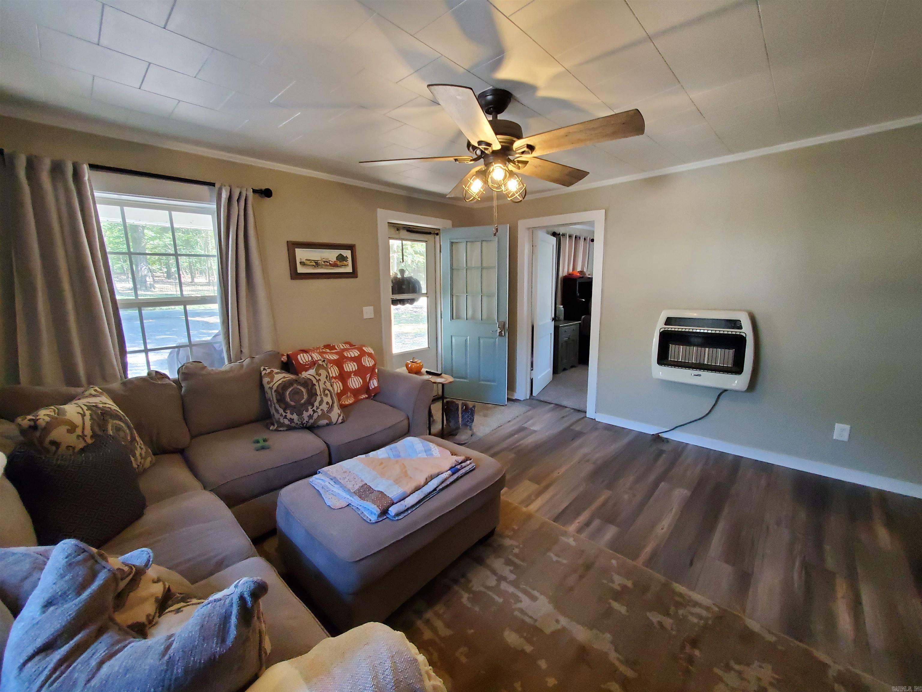 M&B PIGGOTT 2-20-8 - Residential