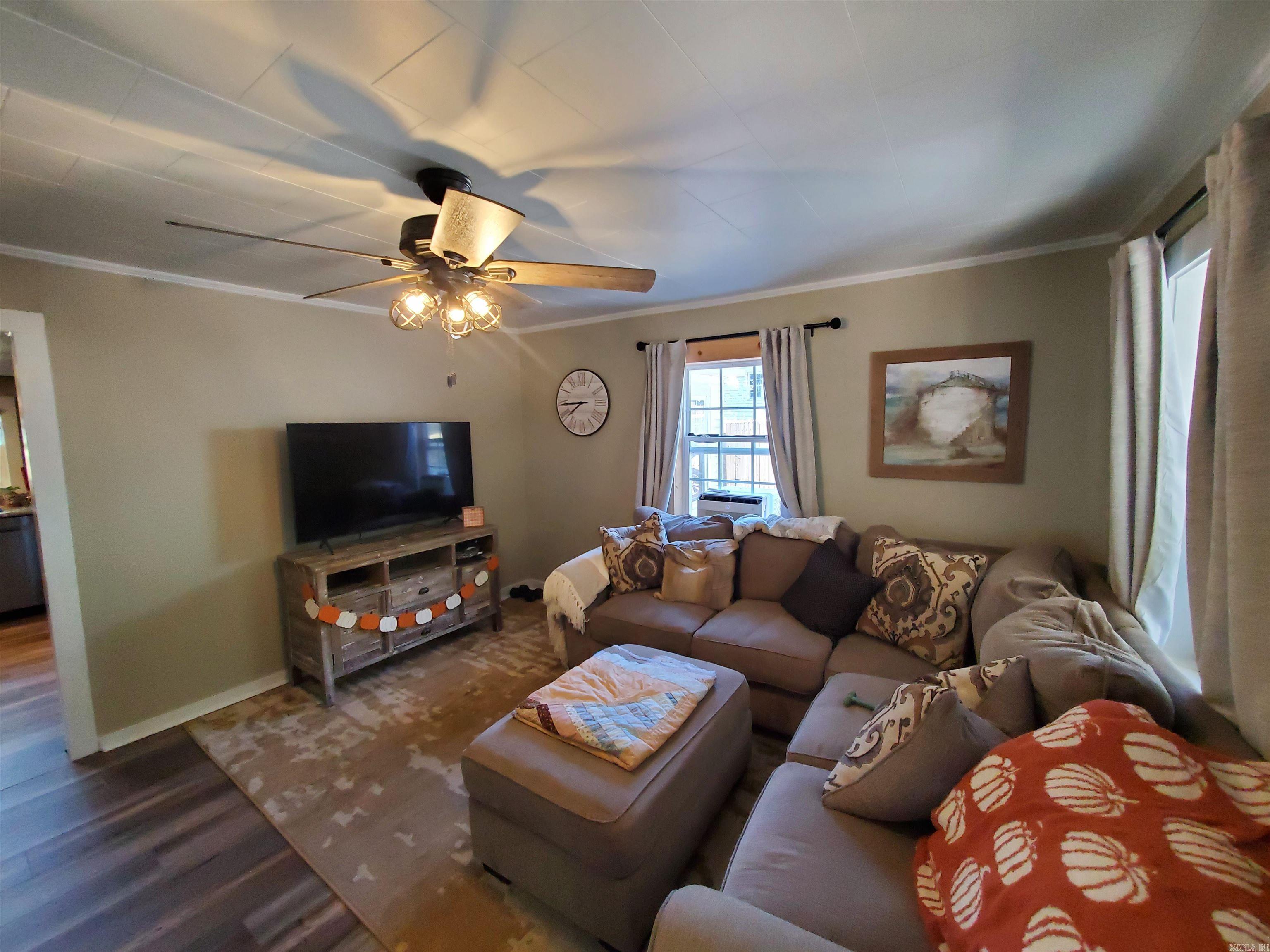 M&B PIGGOTT 2-20-8 - Residential