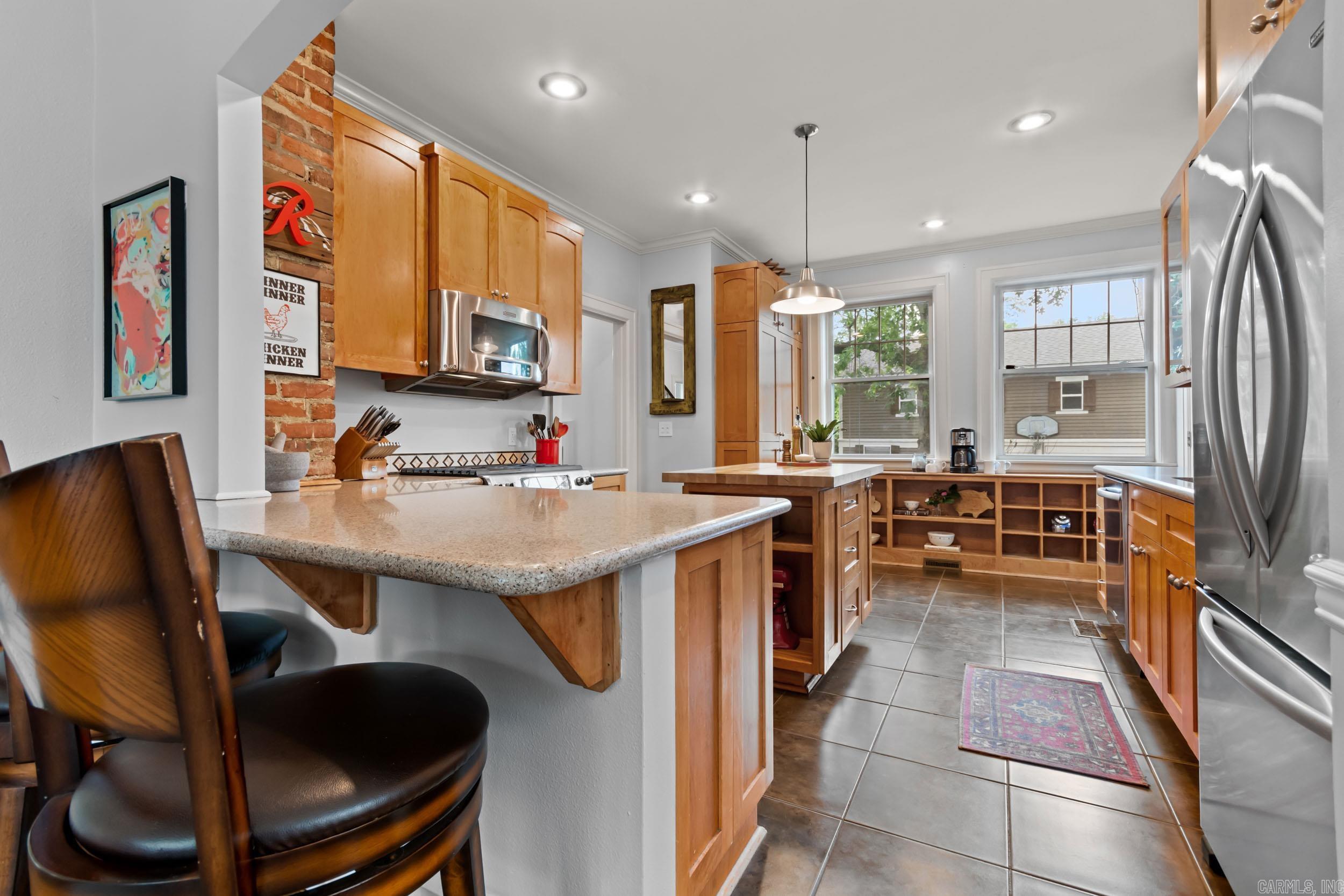 CRYSTAL COURT - Residential