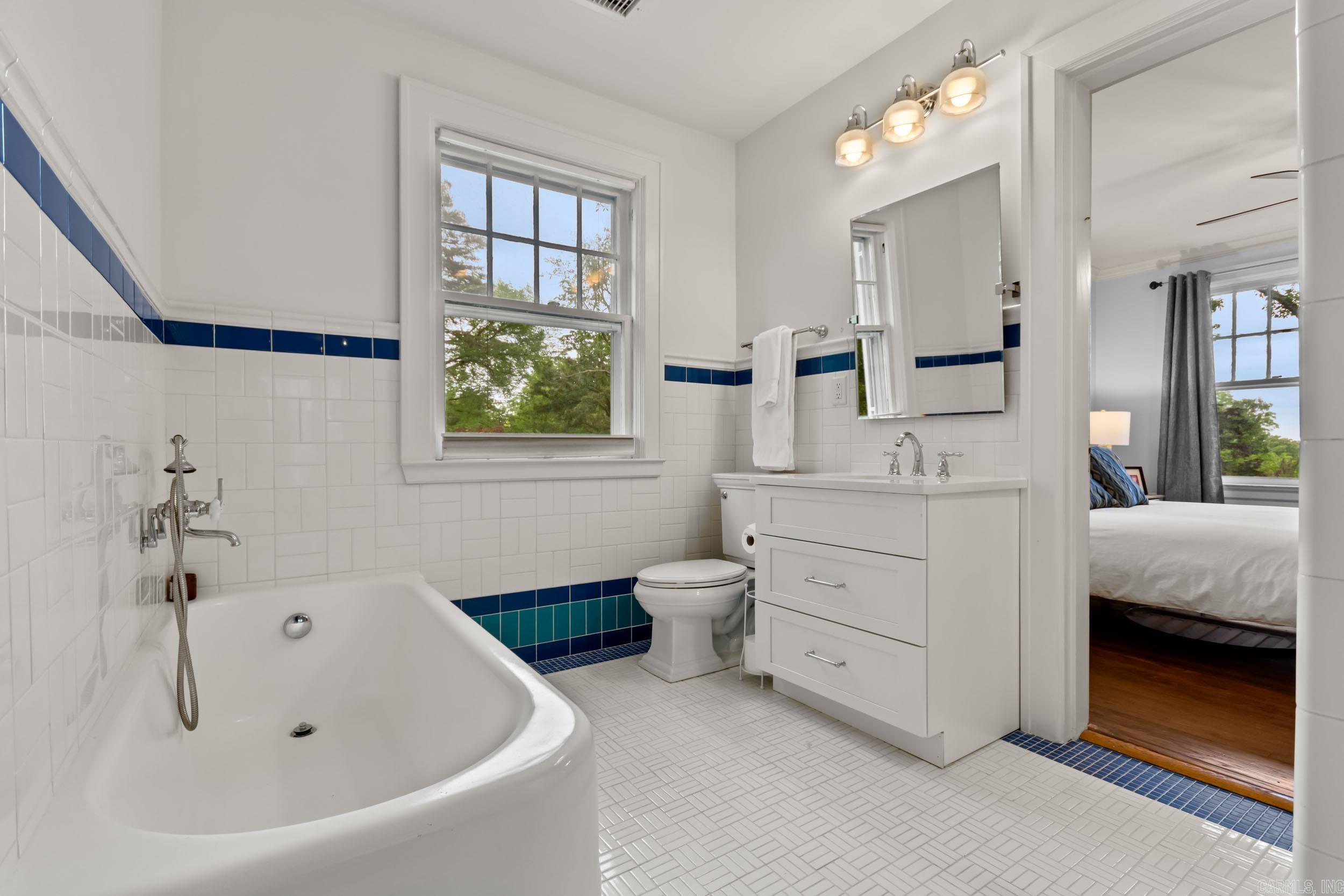 CRYSTAL COURT - Residential