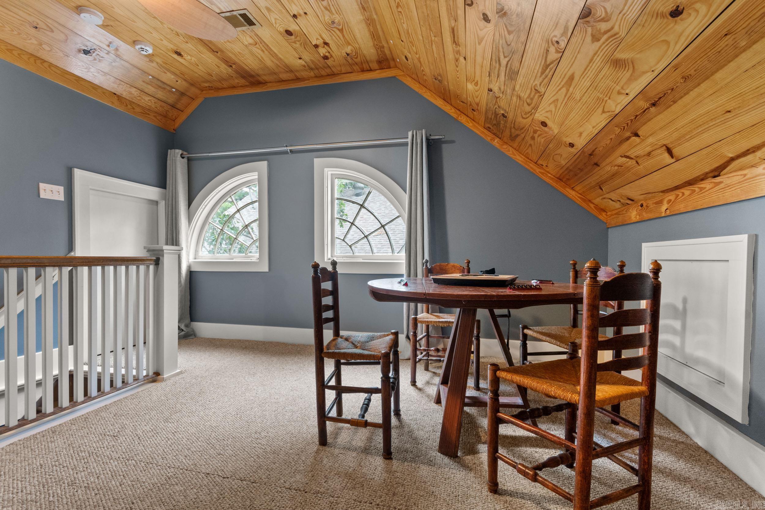 CRYSTAL COURT - Residential