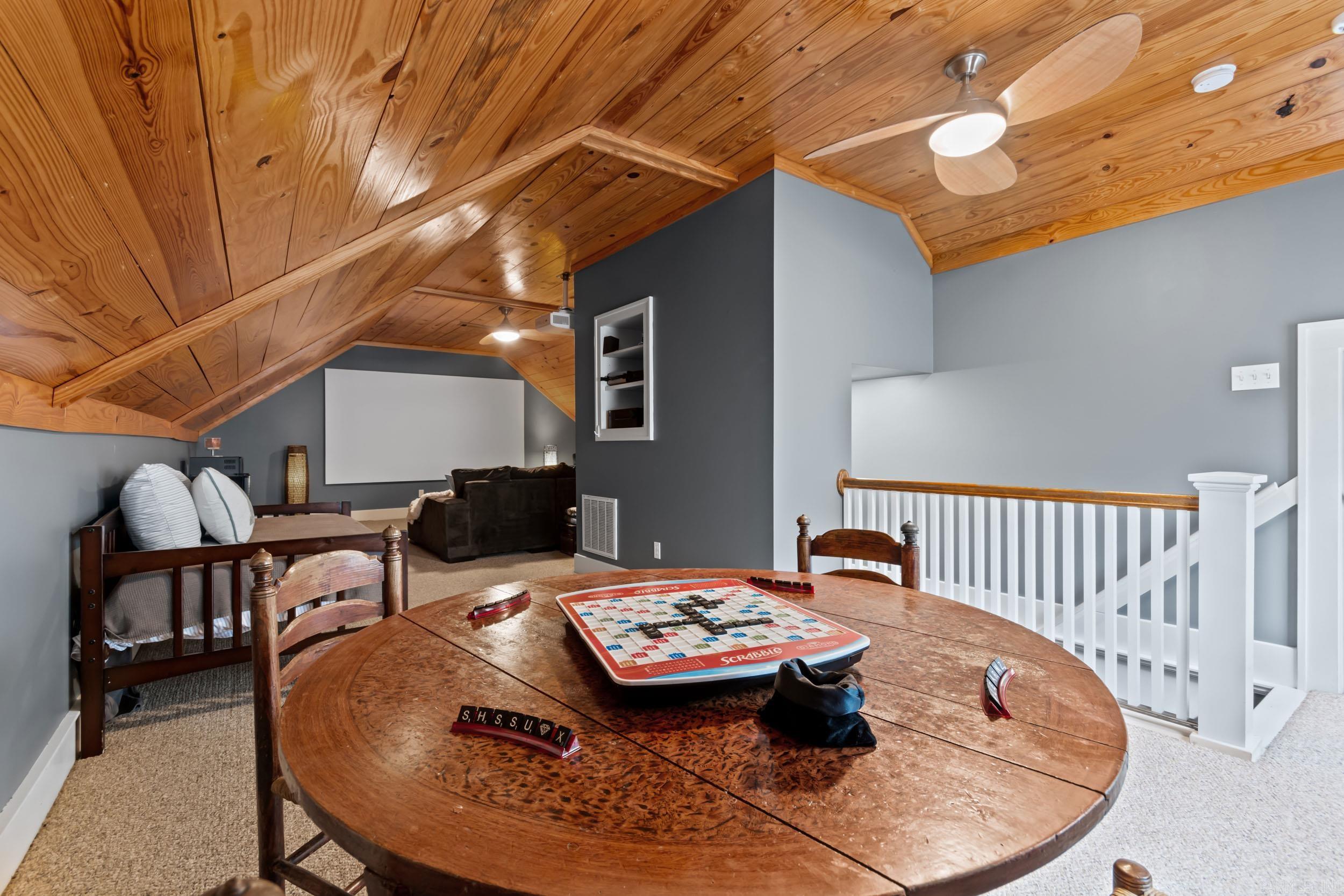 CRYSTAL COURT - Residential