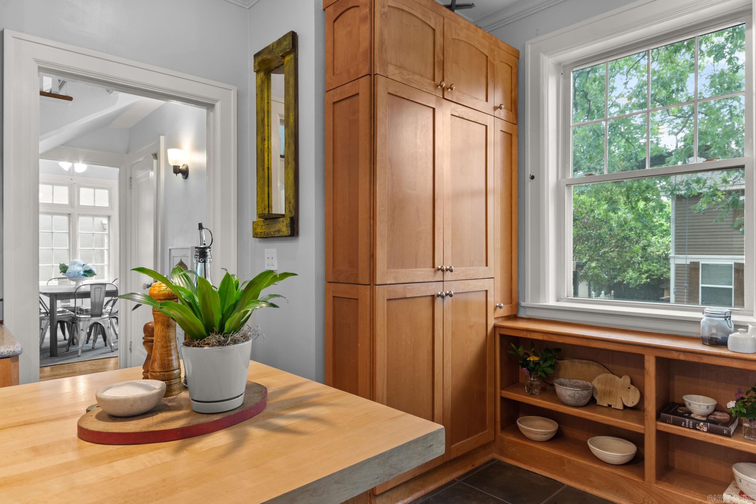 CRYSTAL COURT - Residential