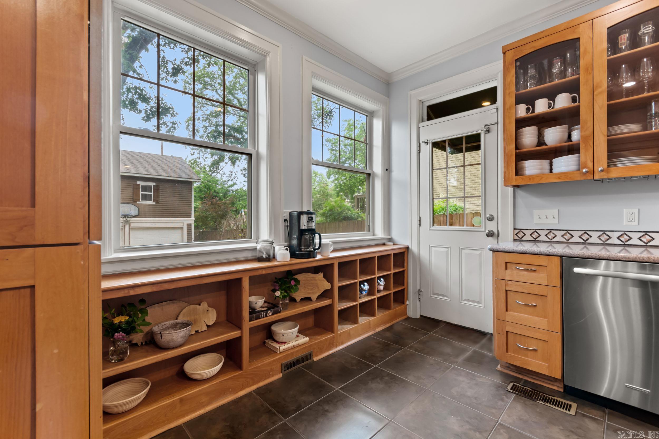 CRYSTAL COURT - Residential