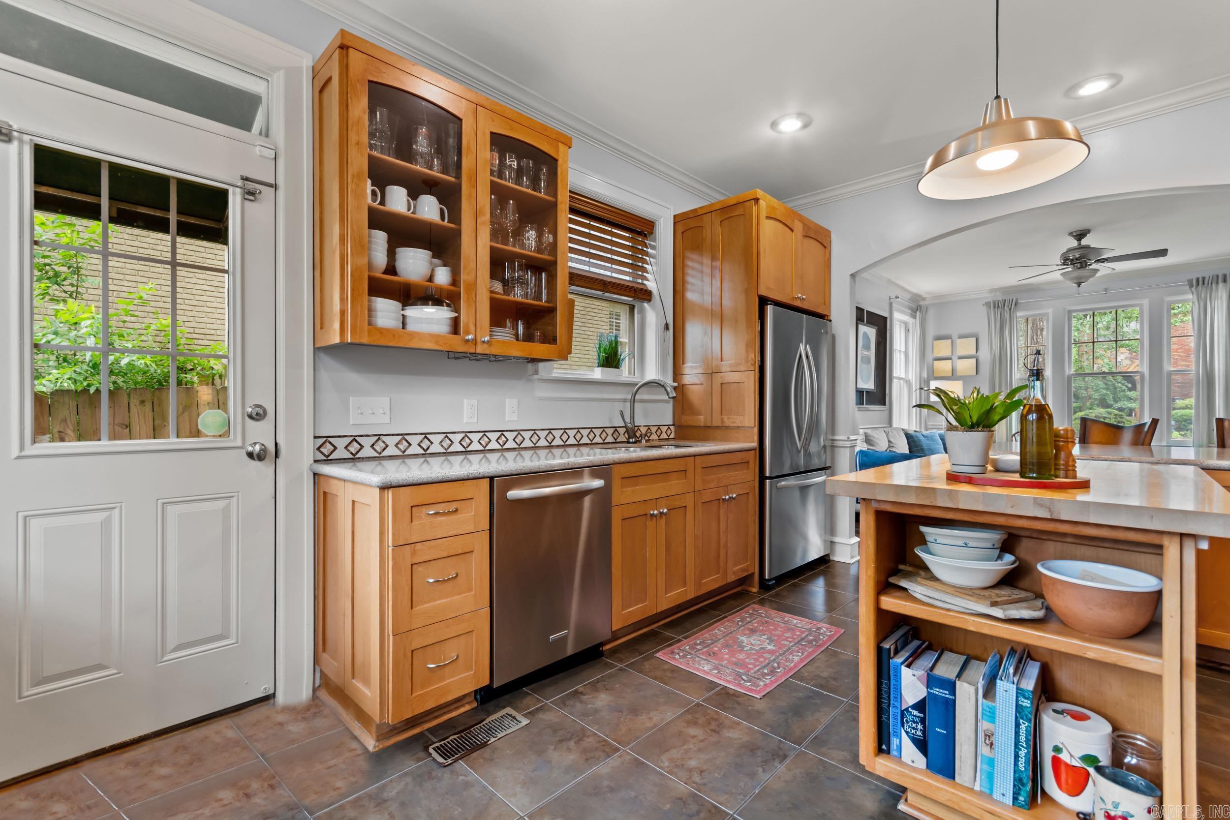 CRYSTAL COURT - Residential