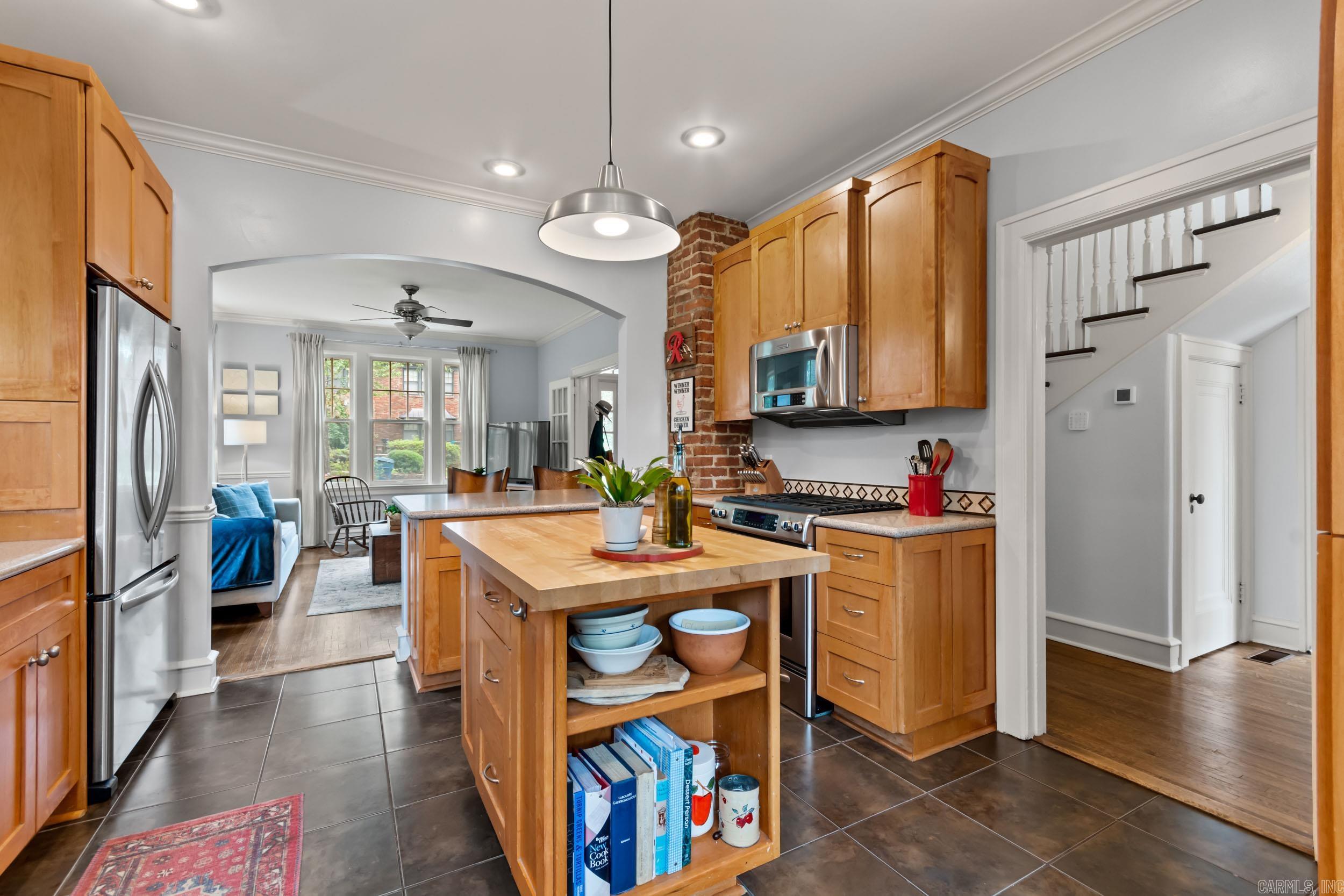 CRYSTAL COURT - Residential