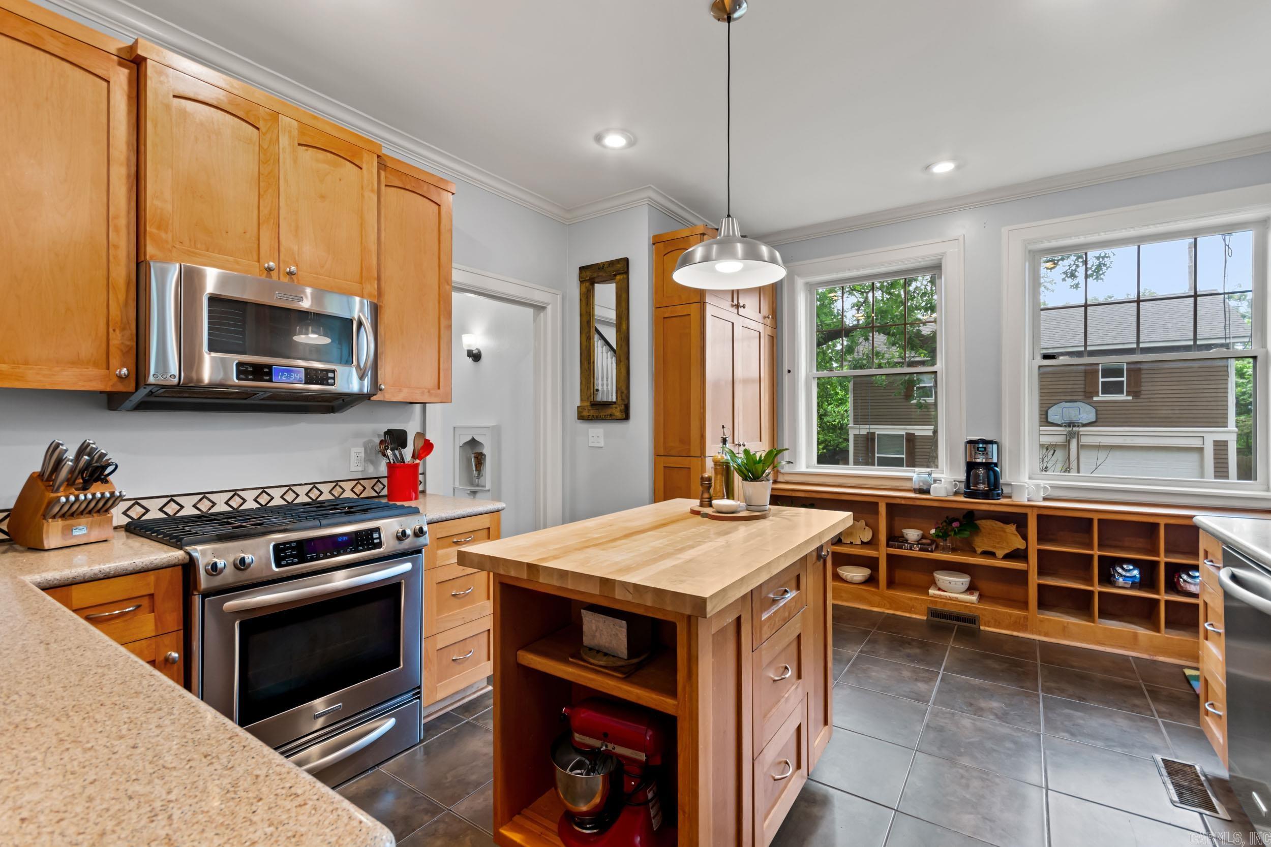 CRYSTAL COURT - Residential