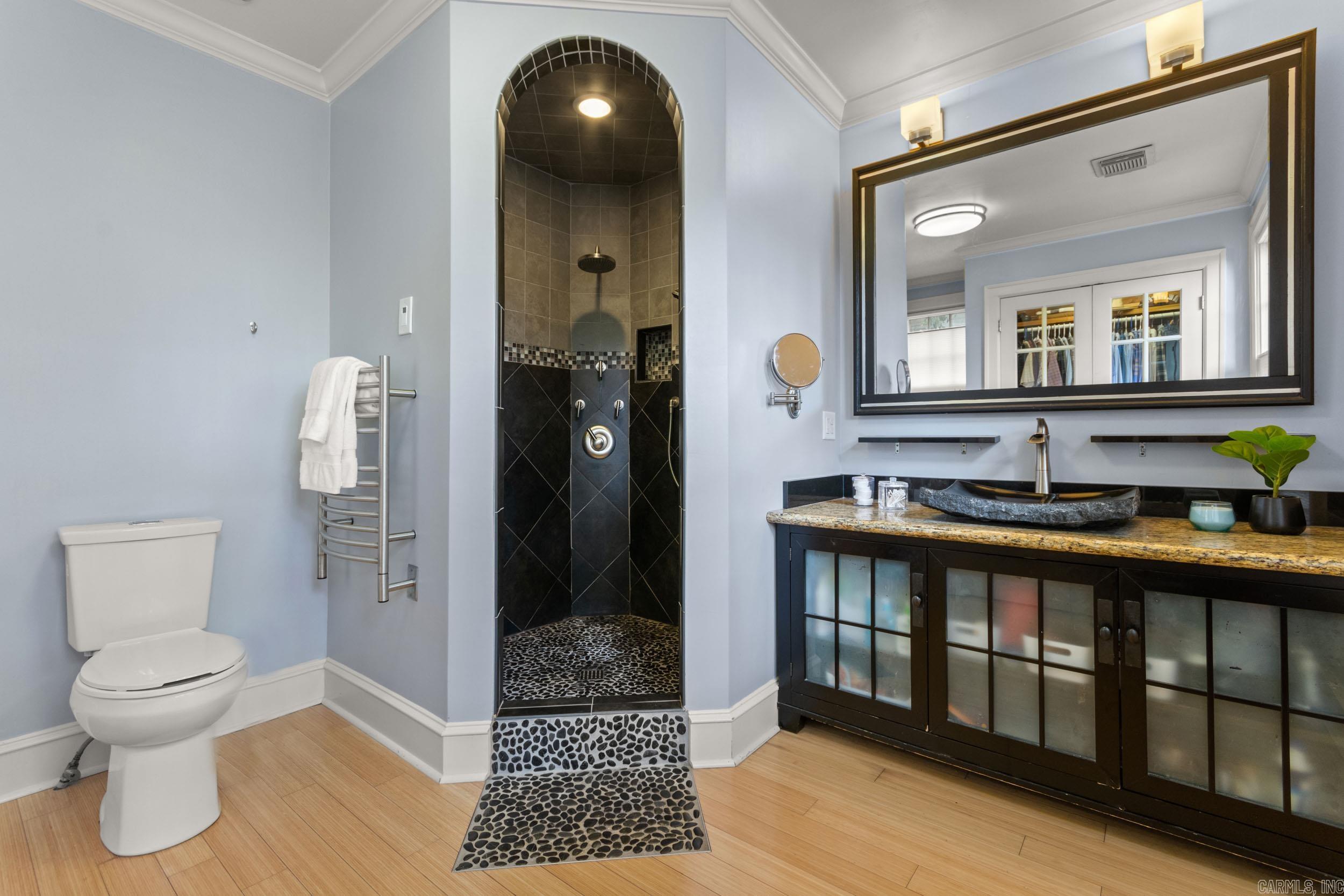 CRYSTAL COURT - Residential