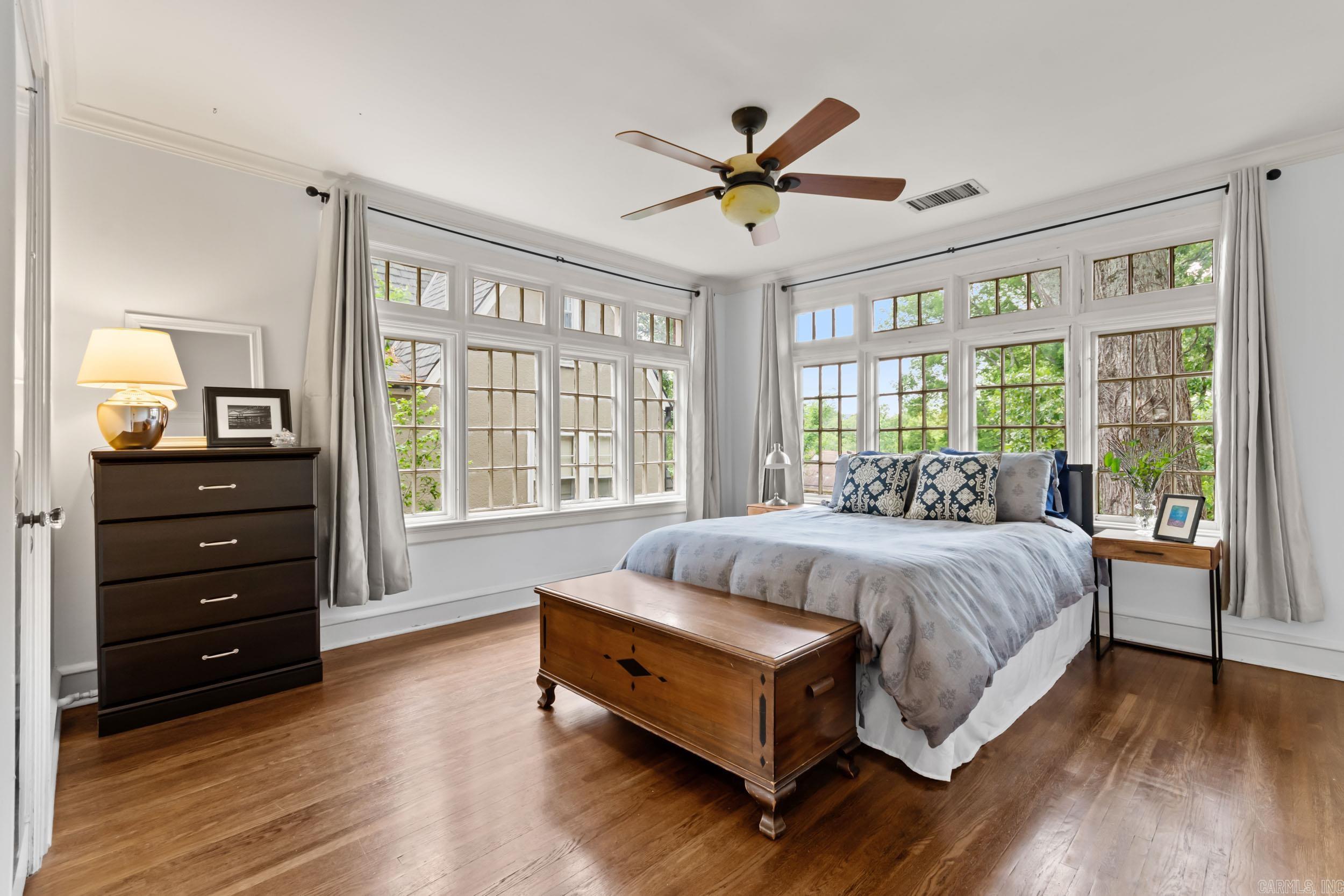 CRYSTAL COURT - Residential