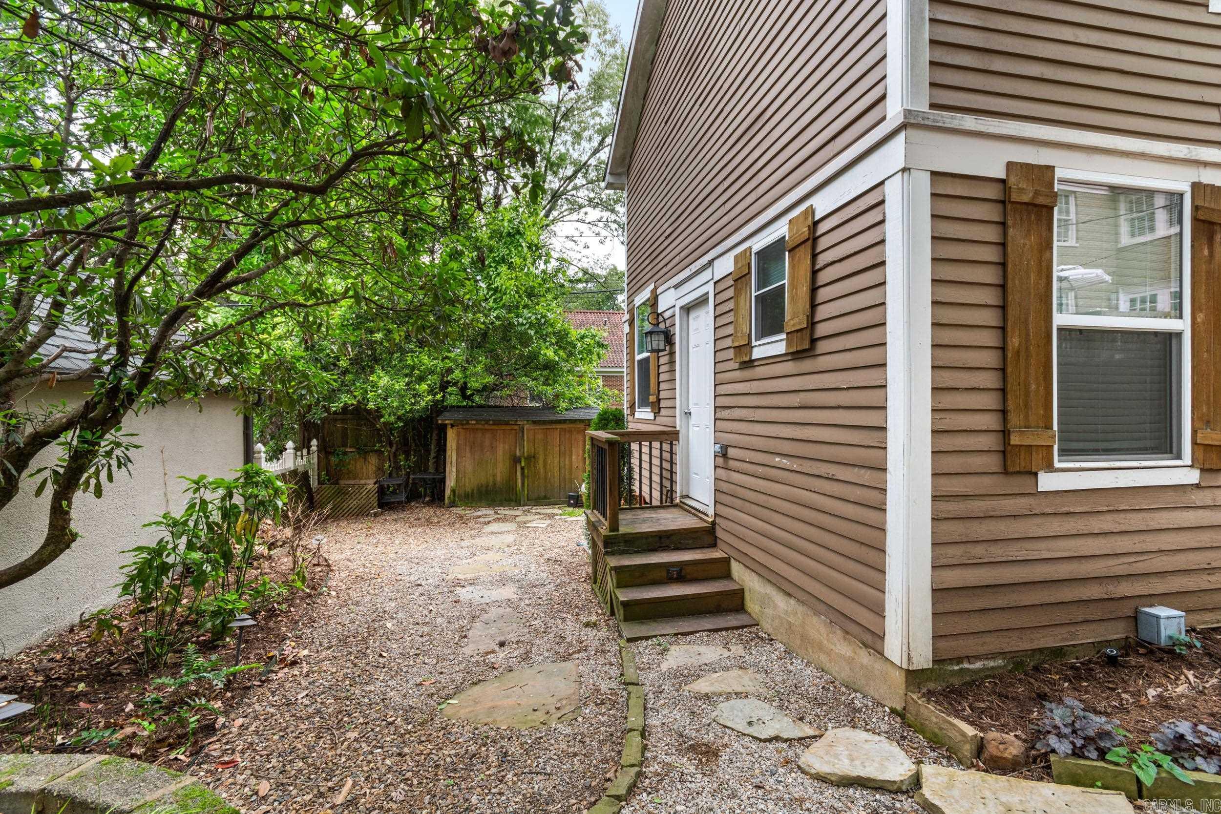 CRYSTAL COURT - Residential