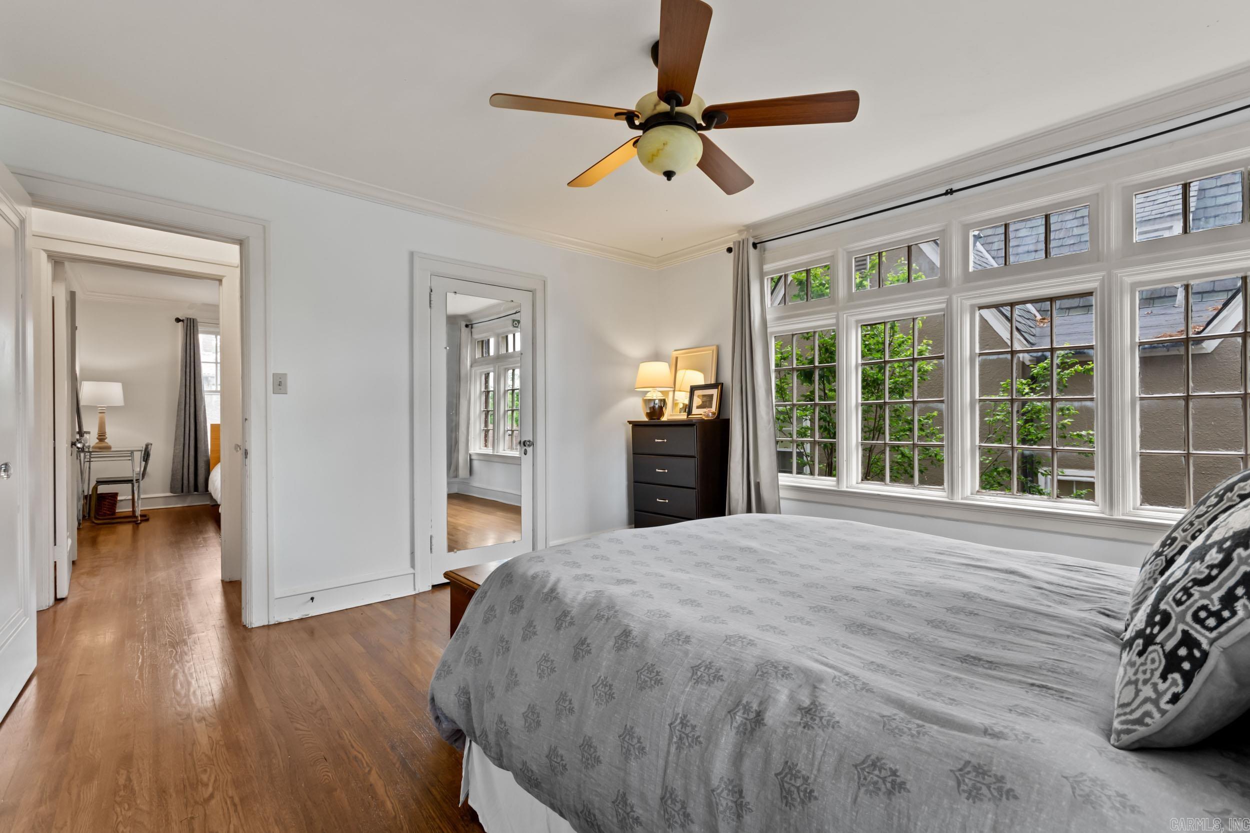 CRYSTAL COURT - Residential