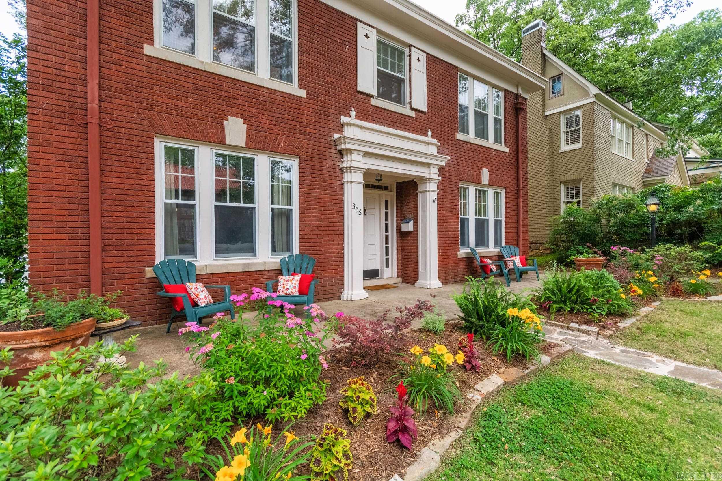 CRYSTAL COURT - Residential