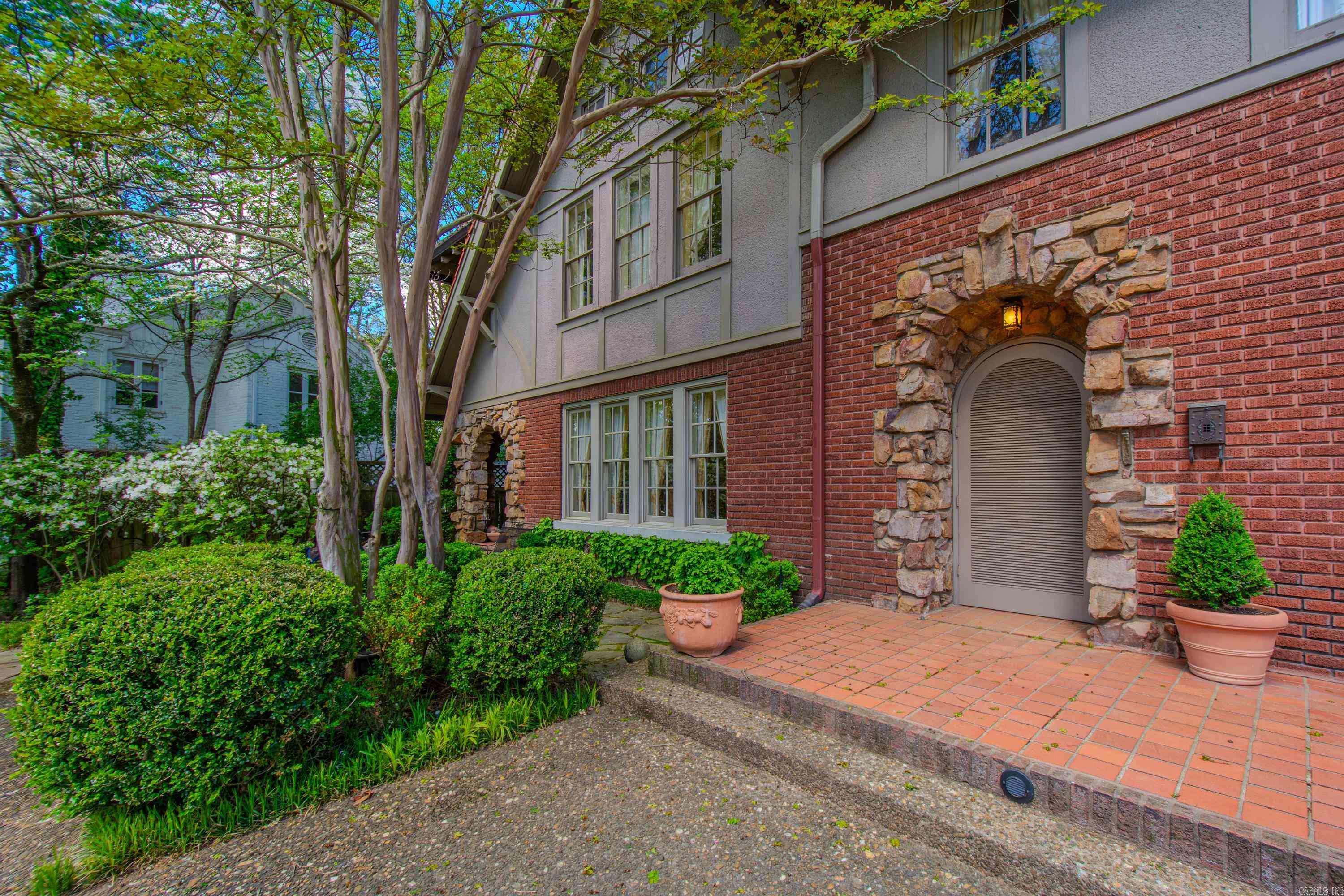 Hill Crest - Residential