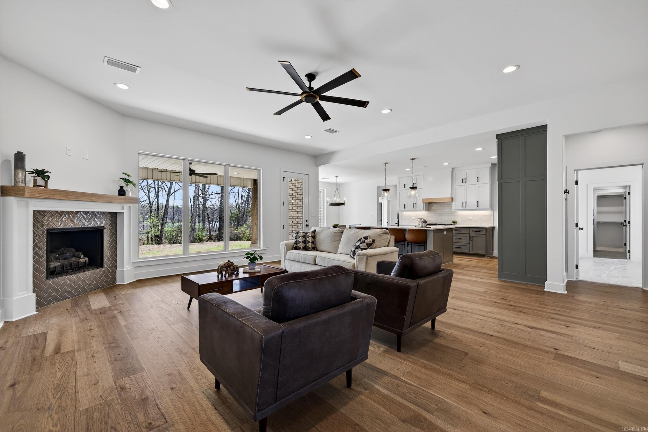 COUNTRY CLUB OF AR-QUARTERS ADDN - Residential