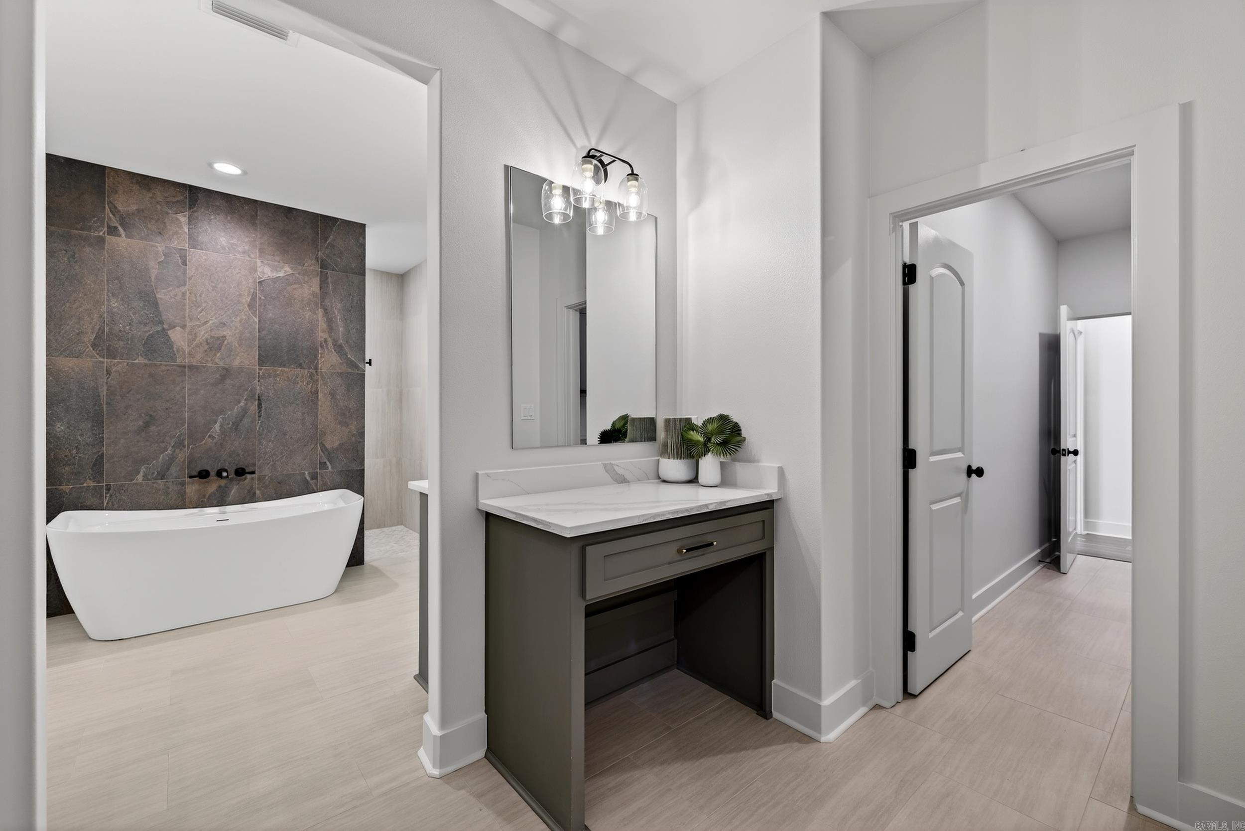 COUNTRY CLUB OF AR-QUARTERS ADDN - Residential