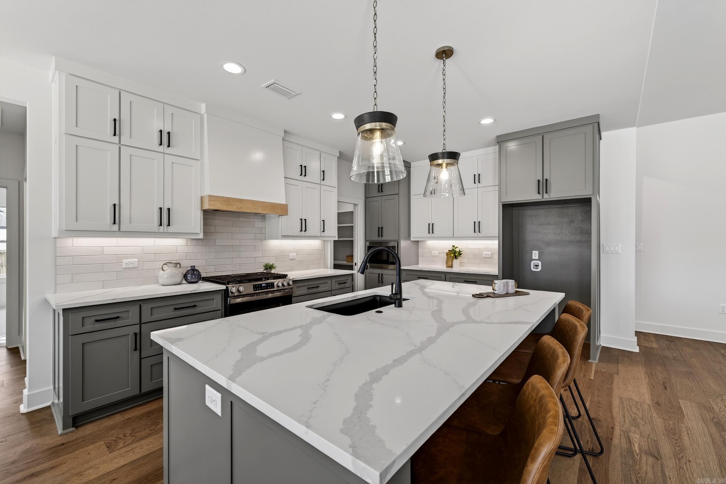 COUNTRY CLUB OF AR-QUARTERS ADDN - Residential