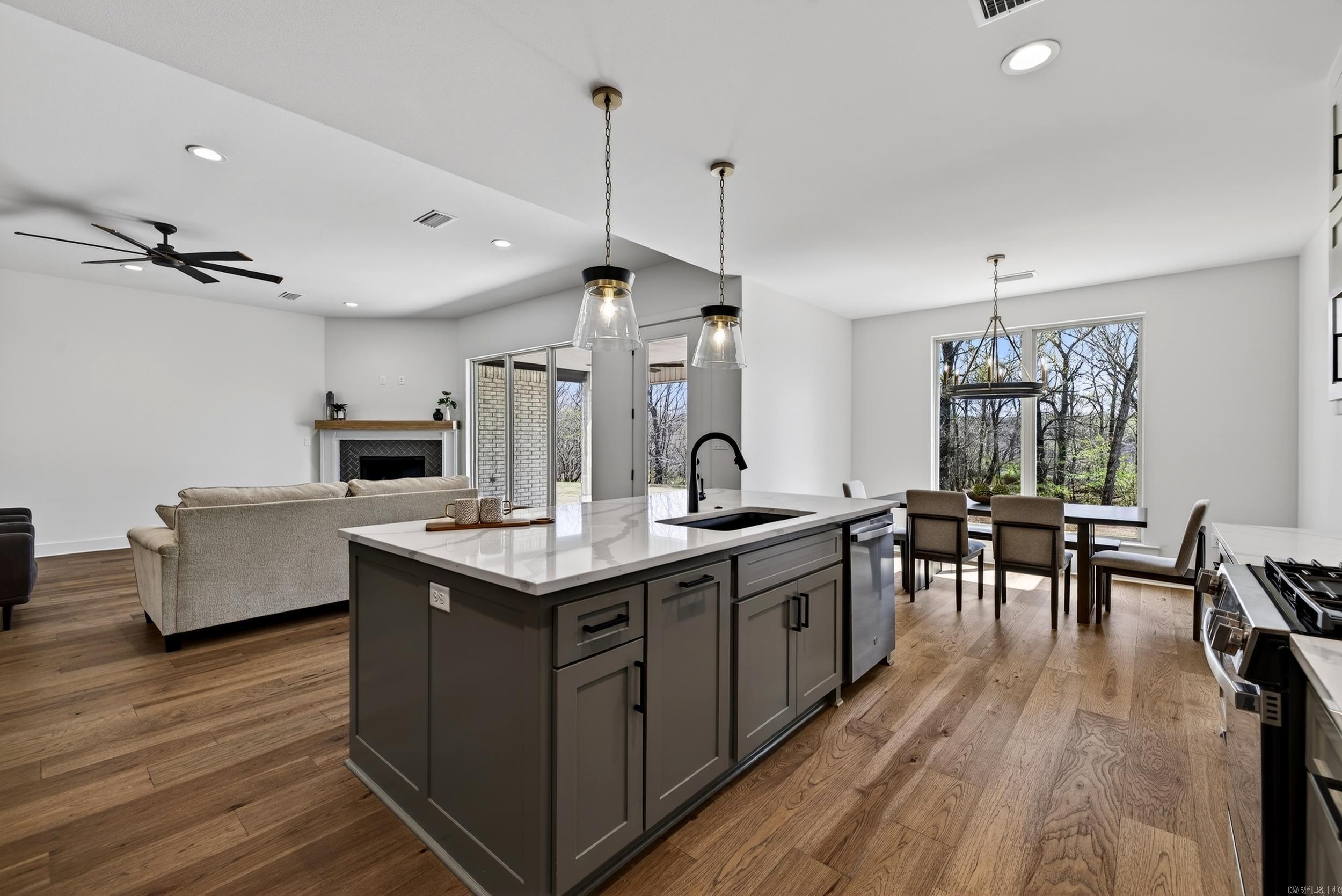 COUNTRY CLUB OF AR-QUARTERS ADDN - Residential